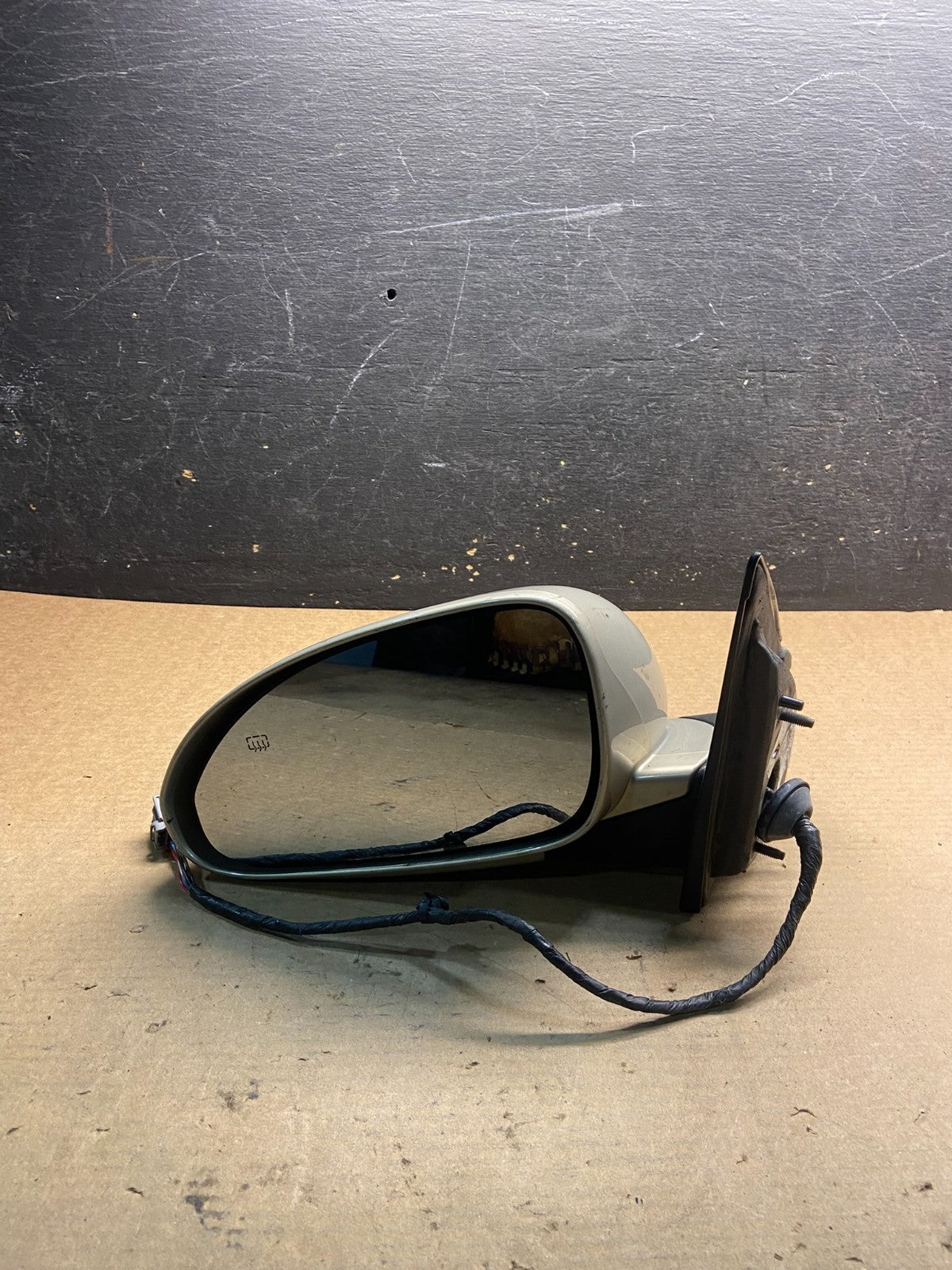 2008-2012 Buick Enclave Left Driver Heat Door Turn Sg Mirror OEM AA0619 MS8