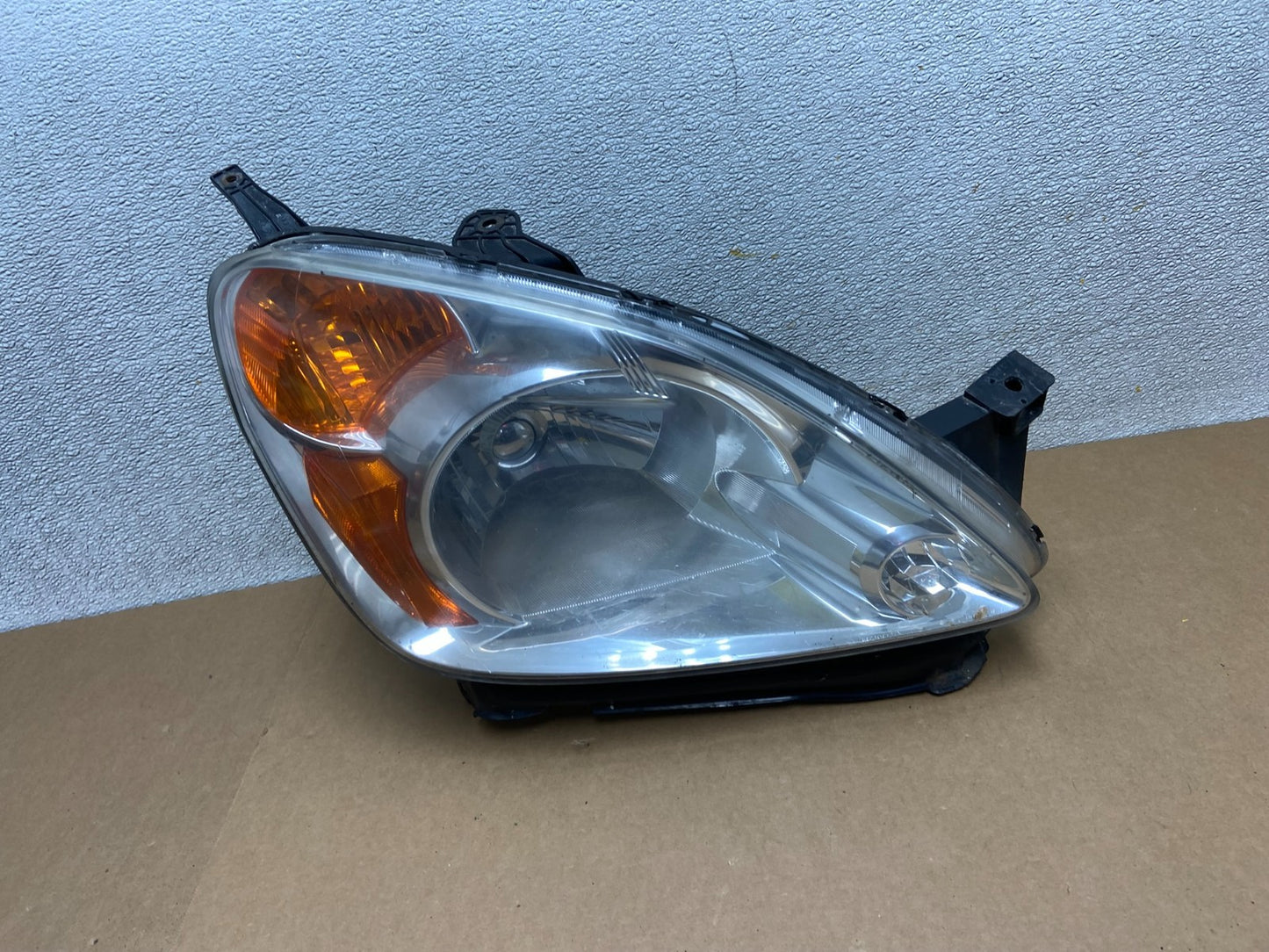 2002 to 2004 Honda CRV CR-V OEM Right Passenger RH Halogen Headlight Z6565 DW0