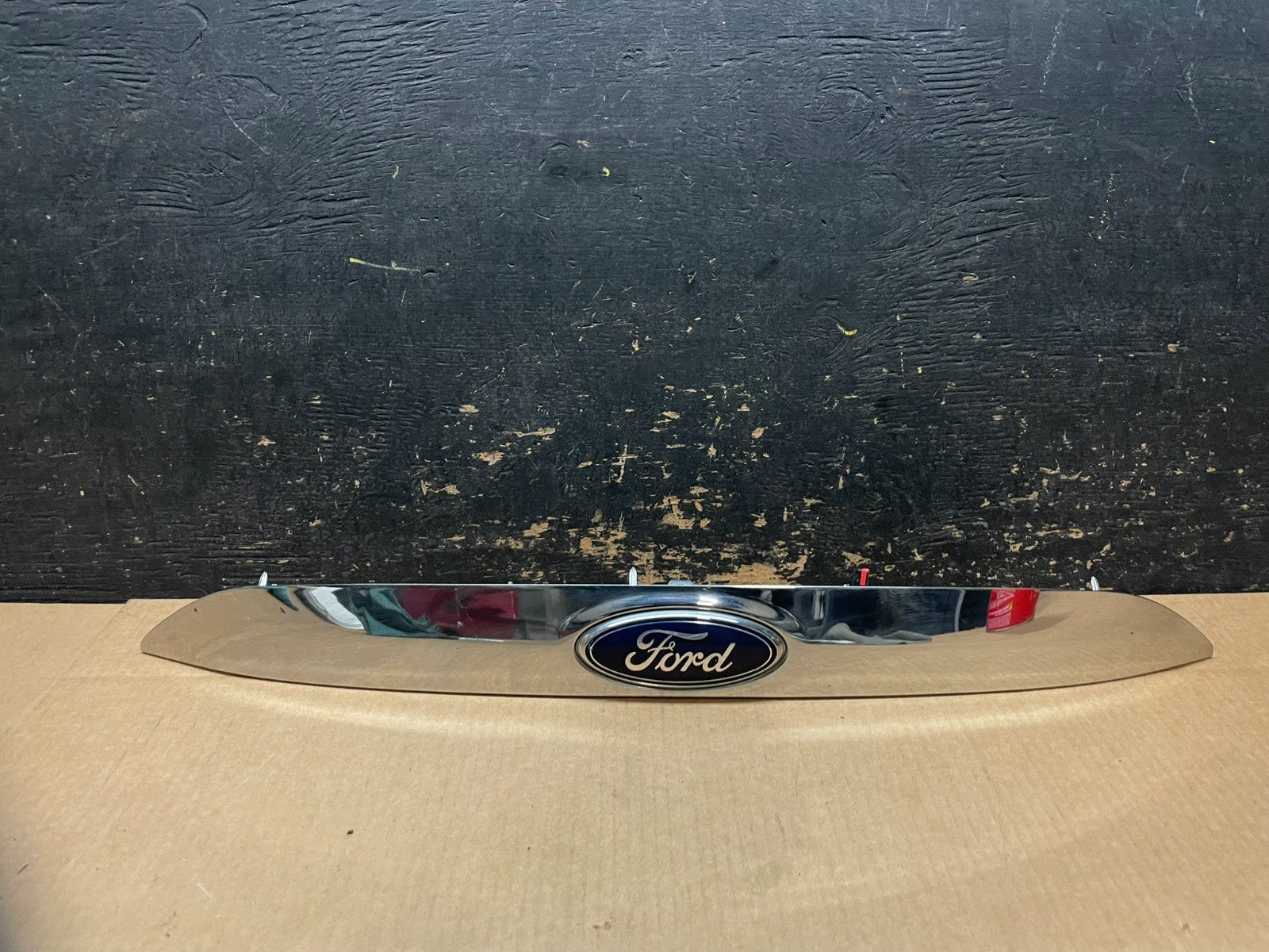 2013 to 2016 Ford Escape Rear Trunk Molding Trim aa9027 DG0