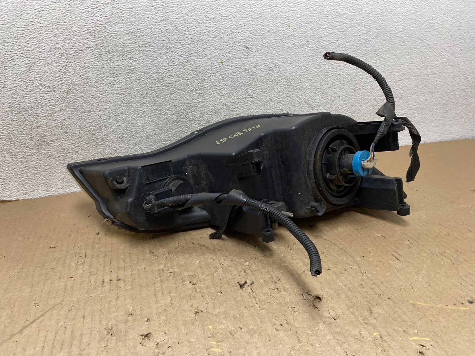 2003 to 2007 Saturn Ion Coupe Left Driver LH Side Halogen Headlight AG8061 DW5