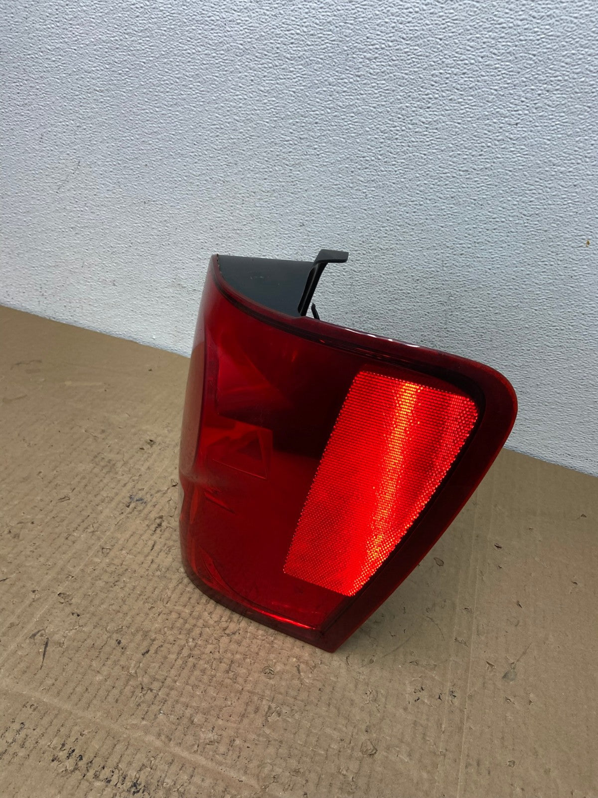 2008 2011 Mazda Tribute Right Passenger Rh Side Tail Light AC3960 LK1