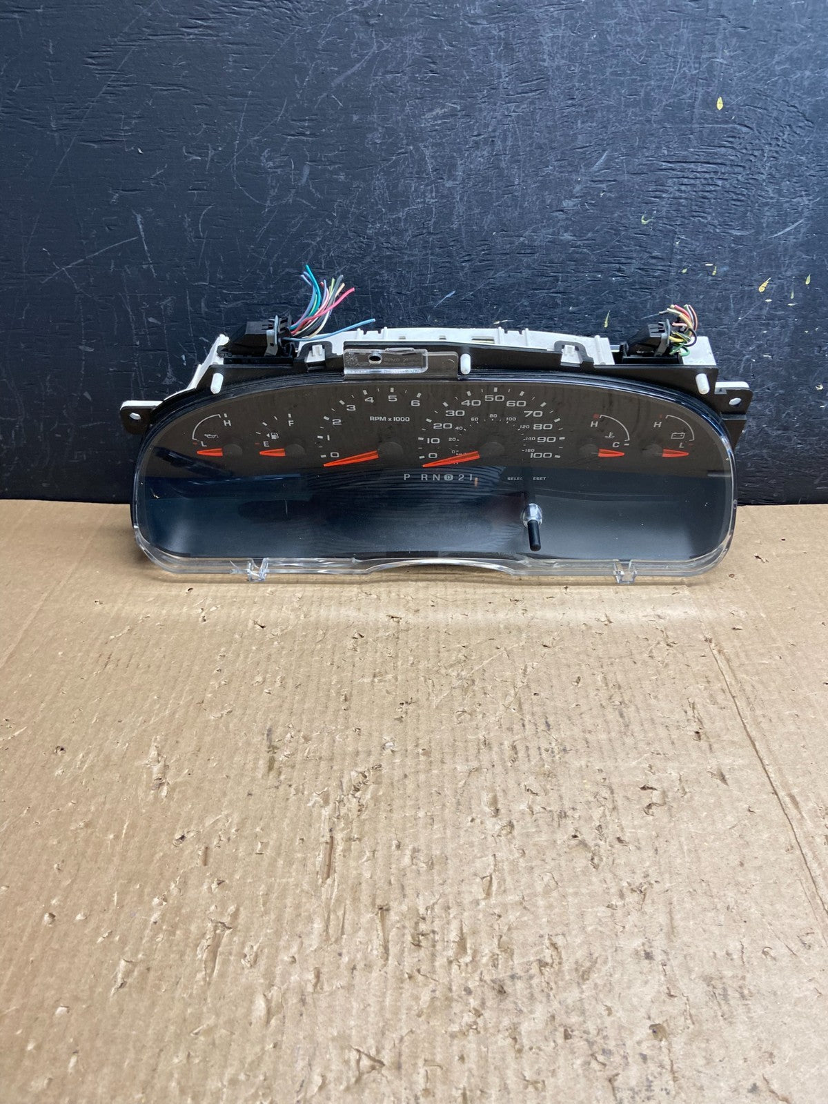 2004 to 2007 Ford E150 E250 E350 Gauge Speedometer Cluster AE4319 DW0