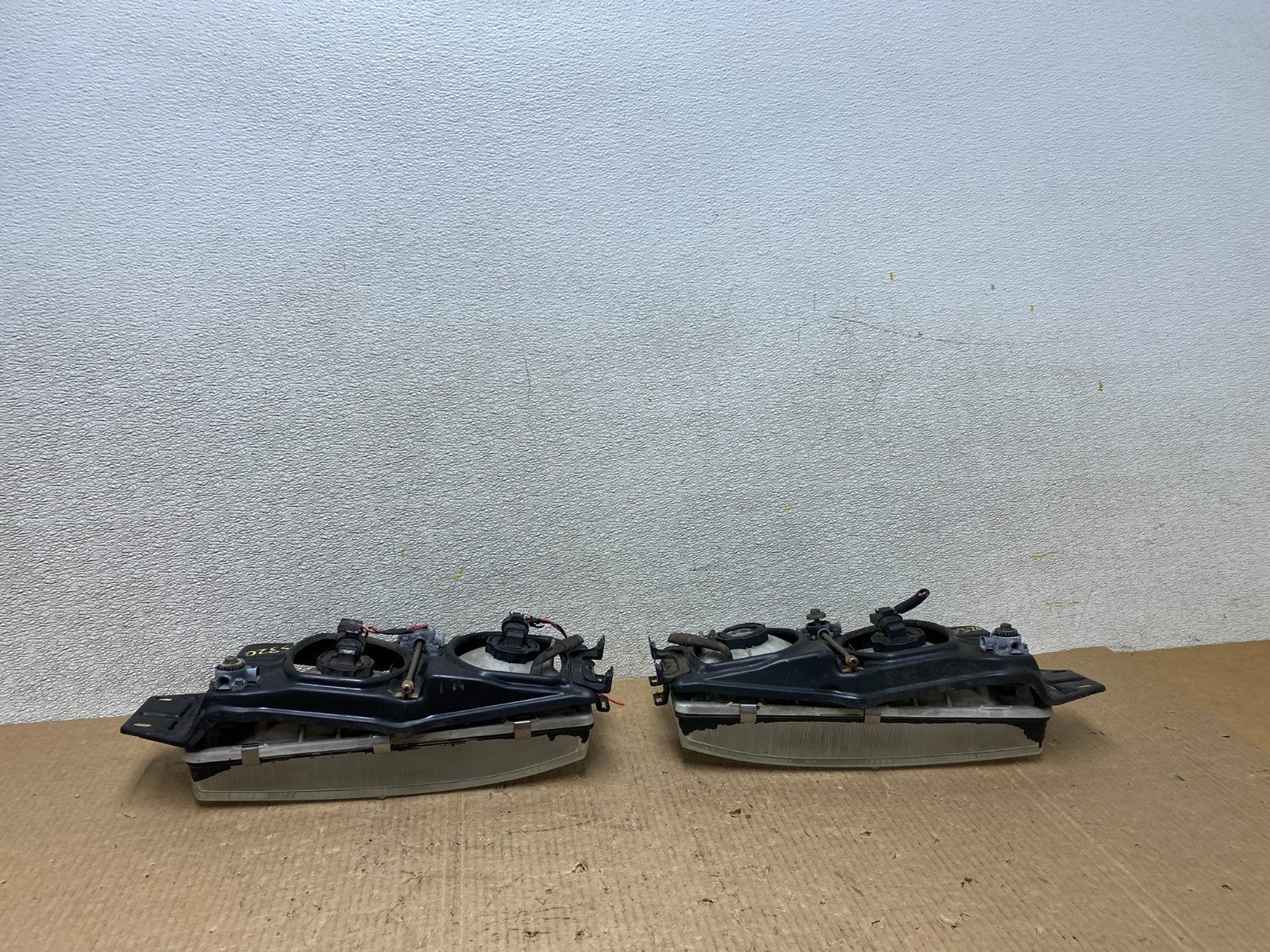 1989 to 1992 Mitsubishi Galant Left+Right Set Side Headlights W5320 PS6