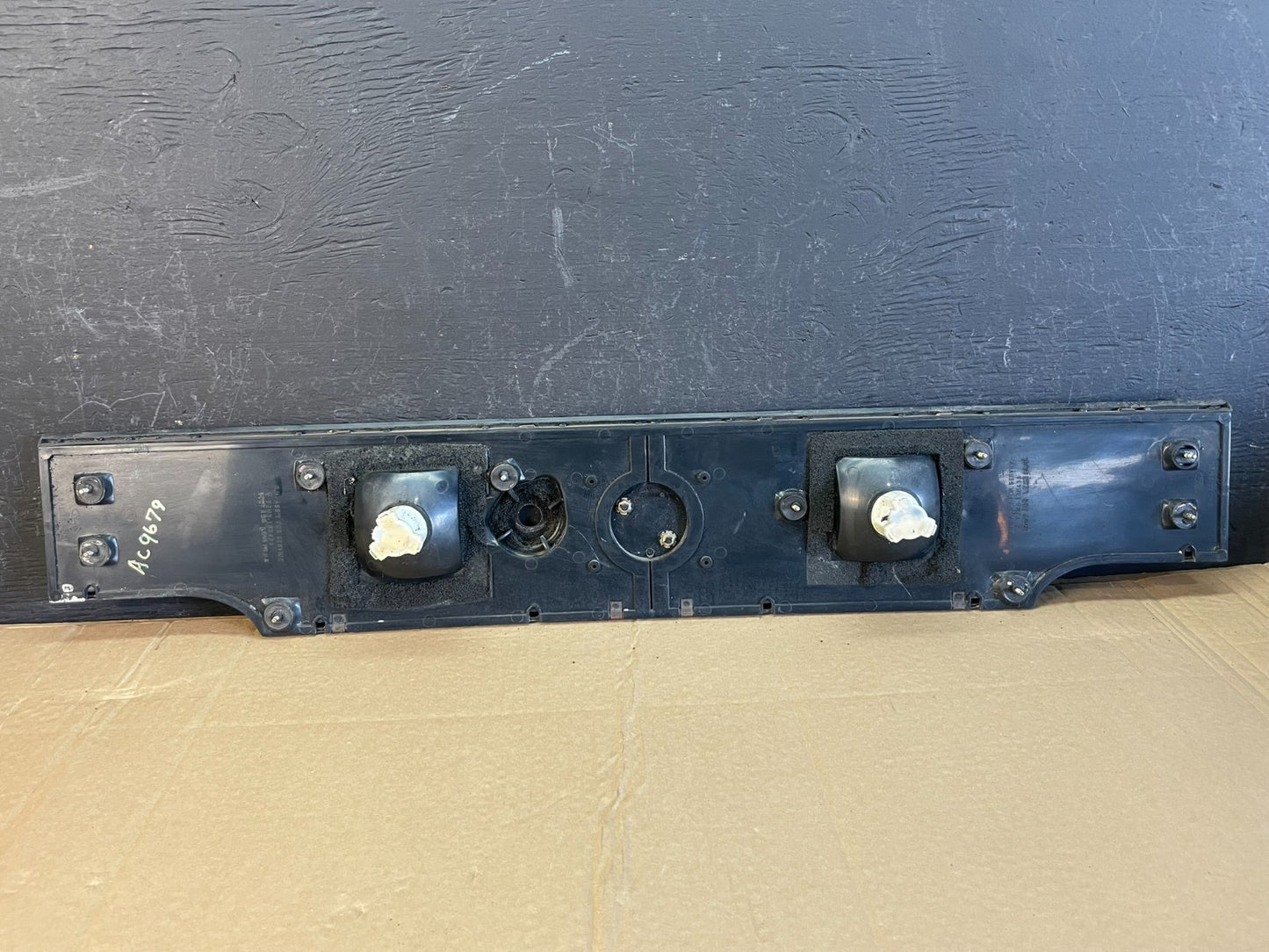 1992 1993 1994 Mercury Grand Marquis Trunk Lid Center Tail Light AC9679 DG6