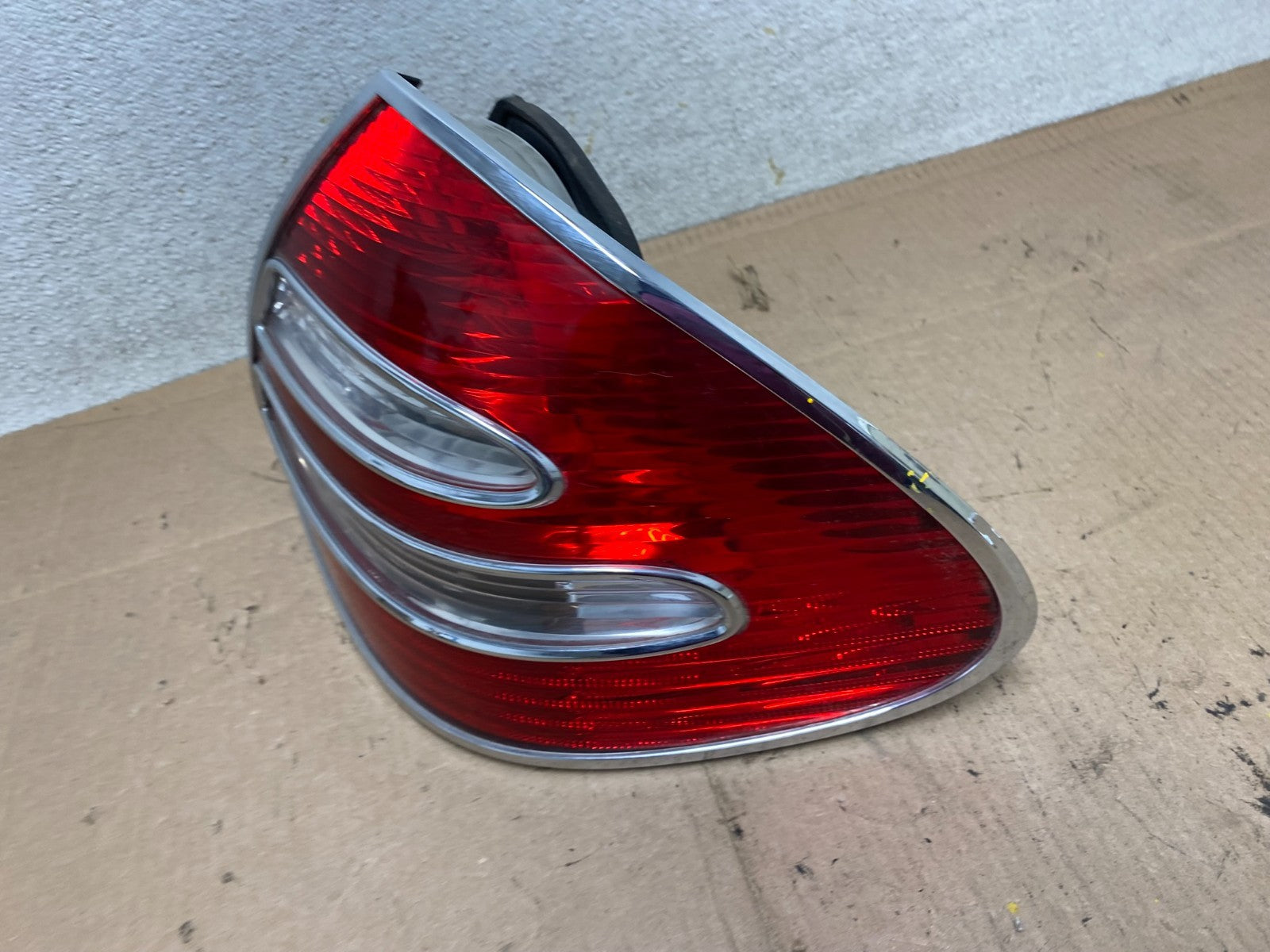 No Led 2003-2006 Mercedes E Class Sedan Right Passenger Side Tail Light R7745 DW1