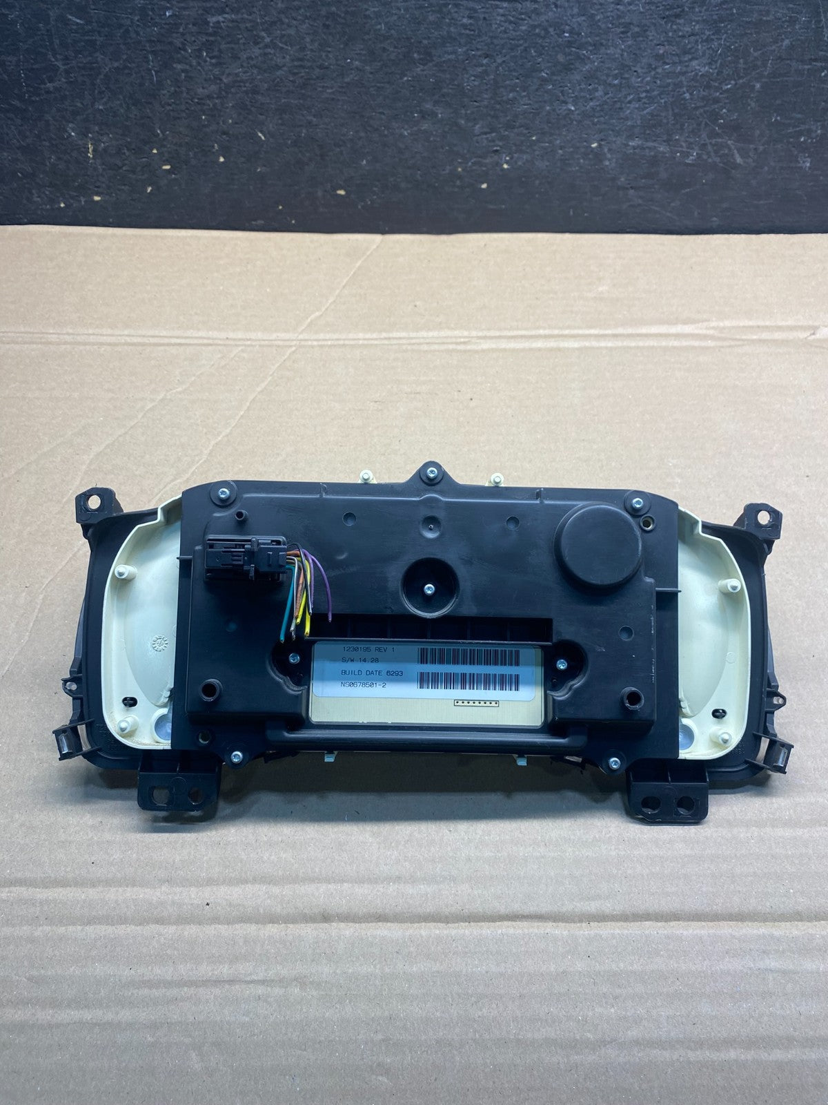 2006 to 2012 Chevrolet Colorado Instrument Cluster Speedometer AH9826 PS4