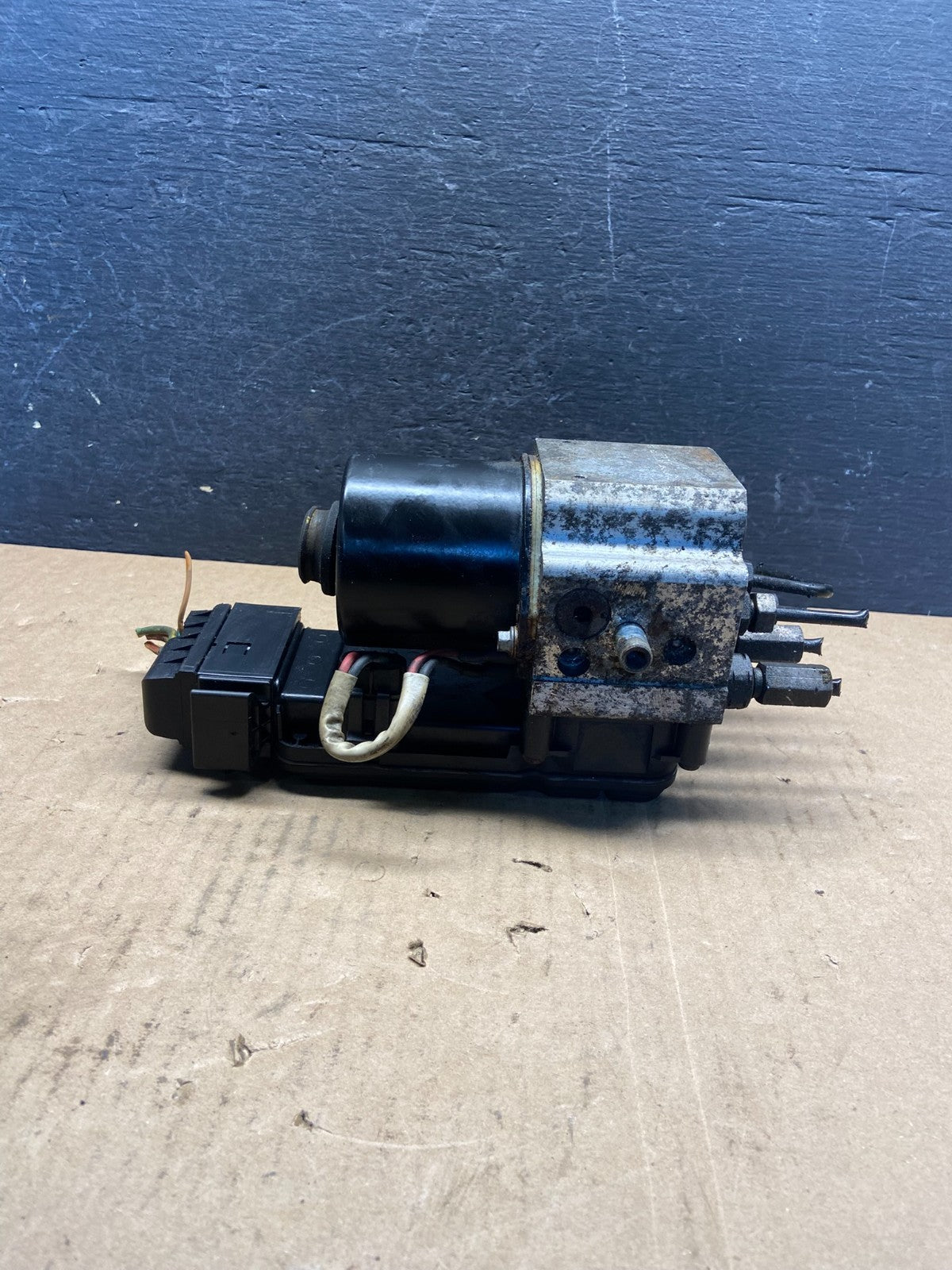 2006 2007 Ford E250 E350 Econoline Anti-Lock ABS Antilock Brake Pump AF93444