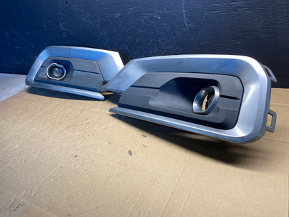 2013 to 2016 GMC Acadia Right+Left Fog Light Bezel Trim AD5044 DG1