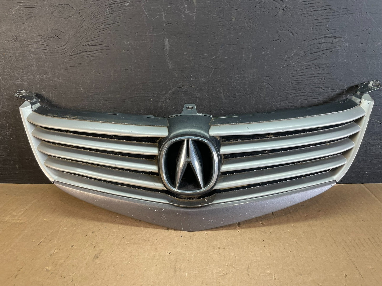 2005 to 2008 Acura RL Front Upper Grille Grill Emblem AD5780 DG0