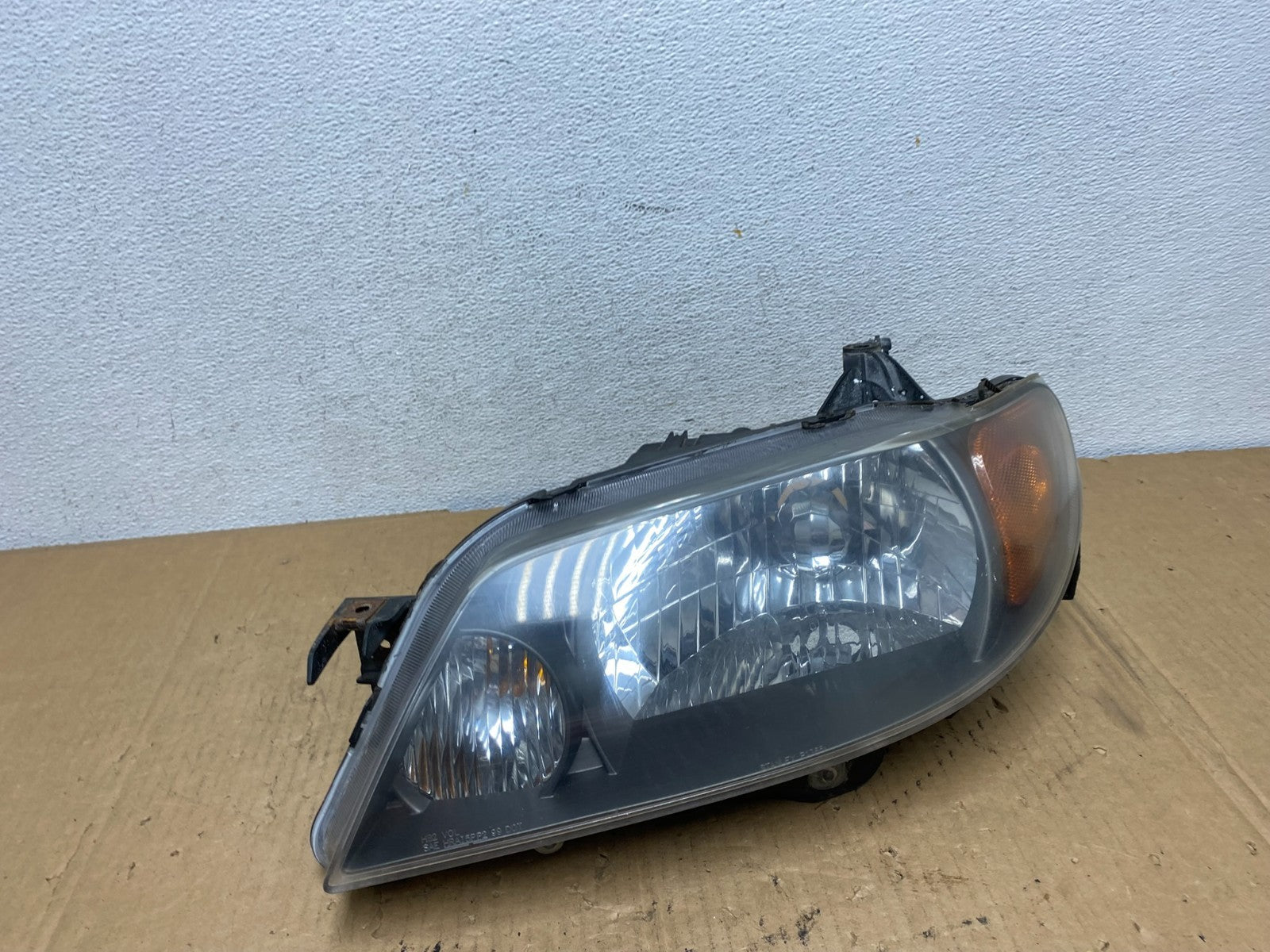 2001 to 2003 Mazda Protege Left Driver LH Side Headlight AD1093 DW2