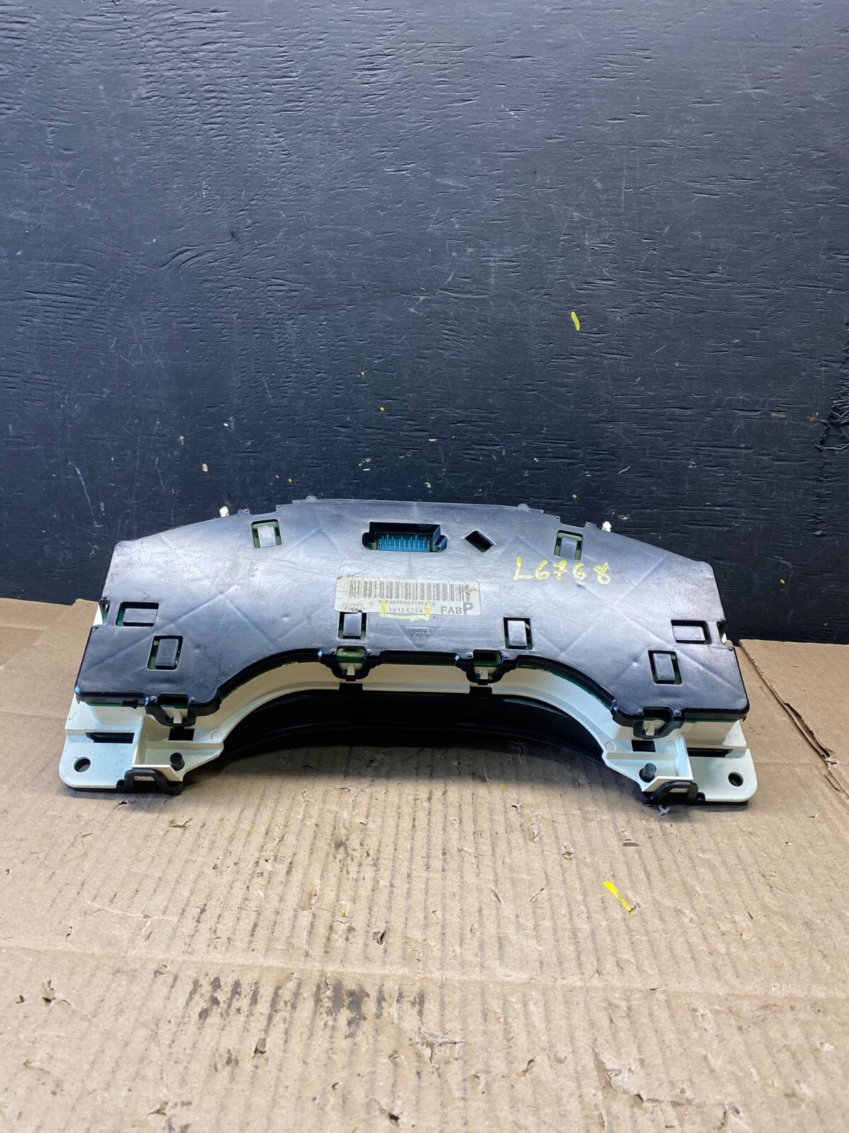 2004 to 2007 Chevrolet Express Speedometer Cluster Gauge L6768 DG15