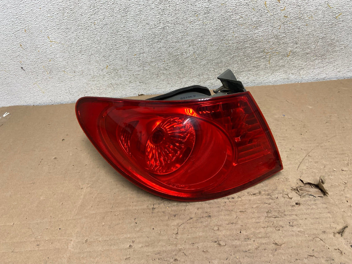 2007 to 2010 Hyundai Elantra Sedan Left Driver Side Tail Light AI1068 LK0