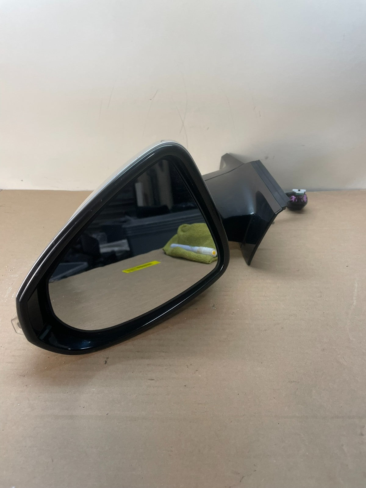 2011 to 2015 Chevrolet Volt Left Driver View Door Mirror ah8798 DG2