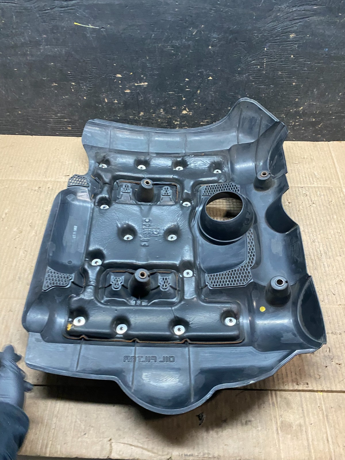 2006 to 2008 Kia Sedona V6 3.8L Engine Motor Cover T9487 DG6