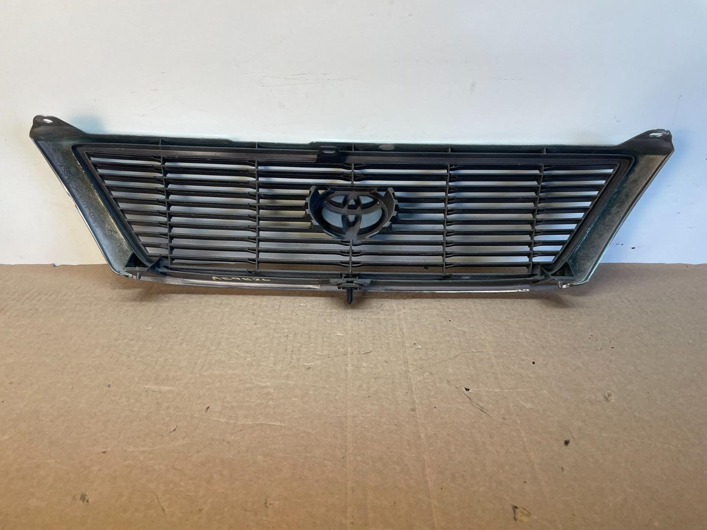 1995 1996 1997 Toyota Avalon Front Upper Grill Grille AG9826 DG3