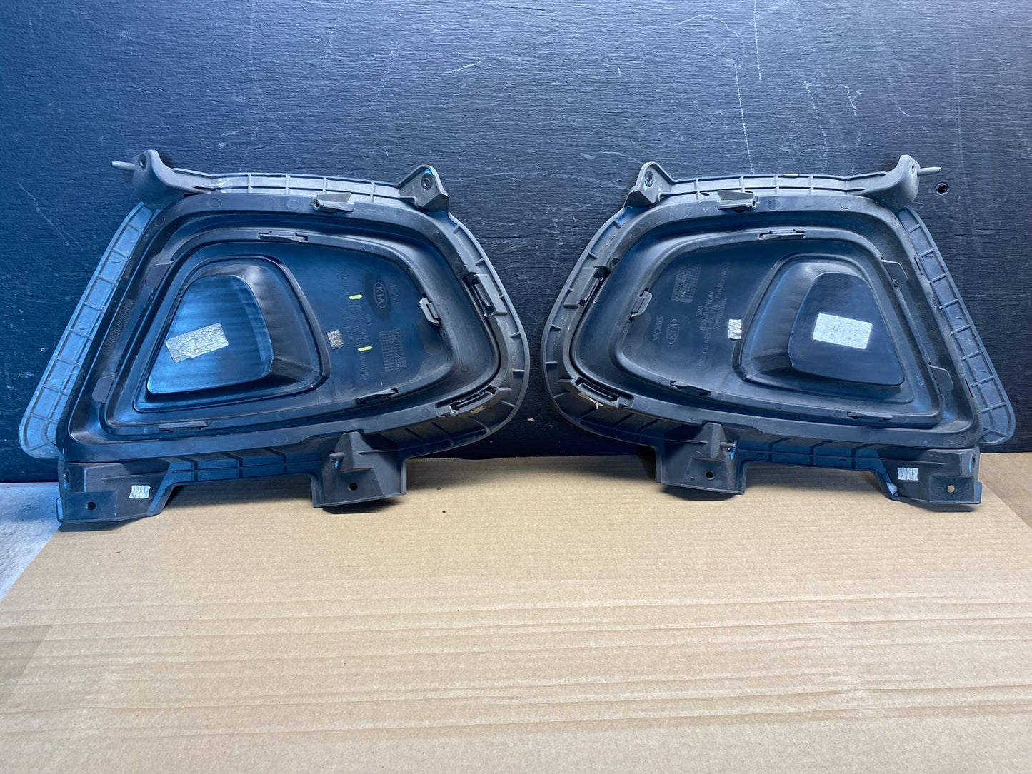 2016-2018 Kia Sorento Front Left+Right Set Bumper Fog Light Cover AF0107 DW2