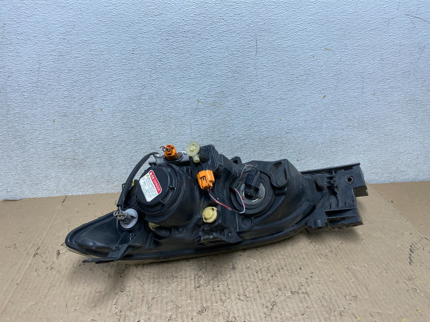 XENON 2004 to 2009 Mazda 3 Sedan Right Passenger Rh Side Headlight L6521 DW12