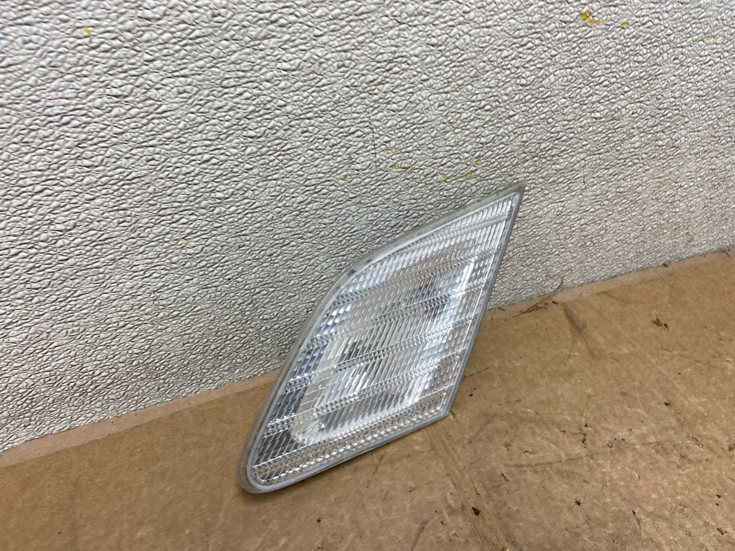 2000 2001 2002 Toyota Avalon Right RH Side Inner Tail Light Oem AA27672