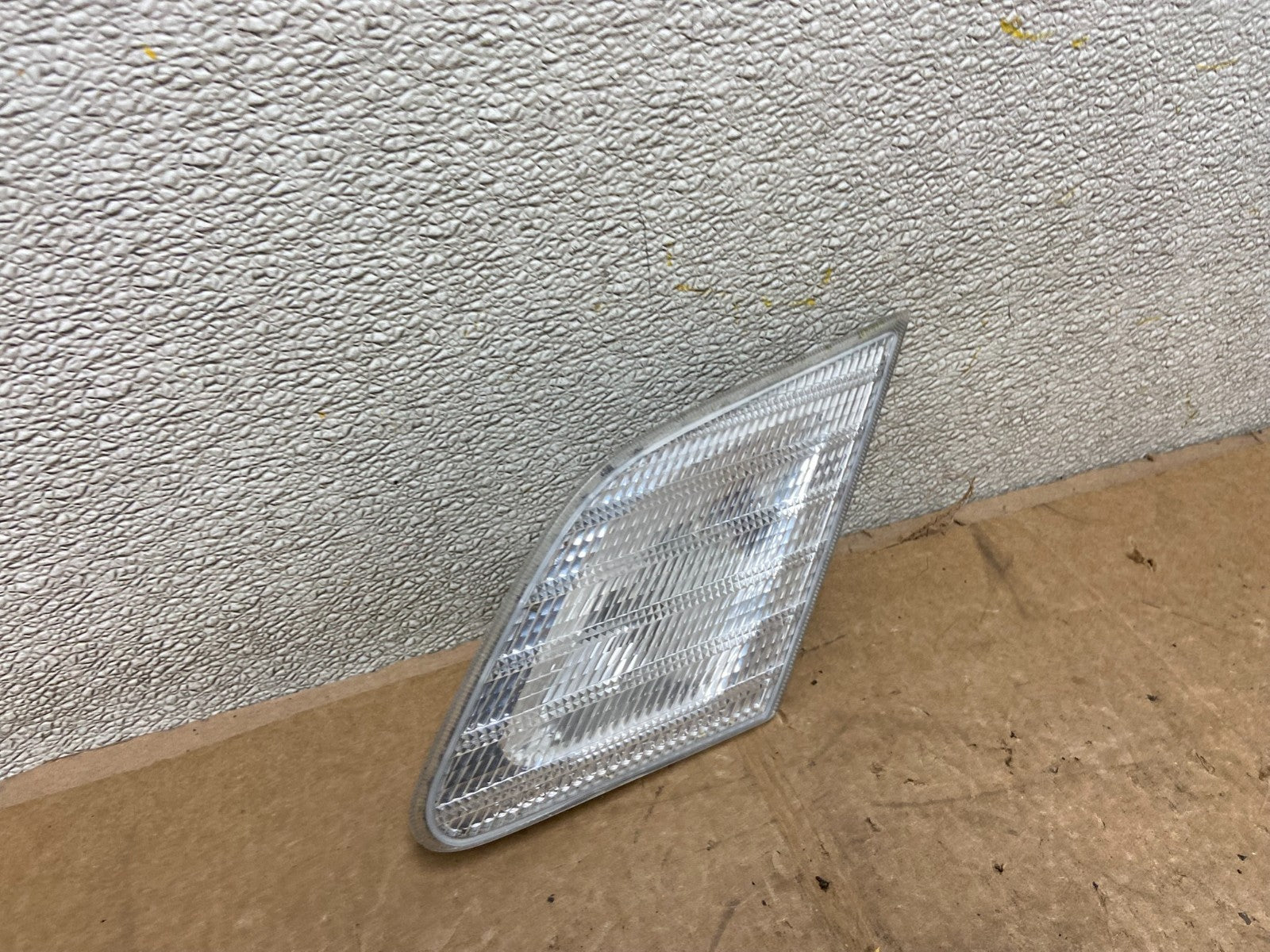 2000 2001 2002 Toyota Avalon Right RH Side Inner Tail Light Oem AA27672