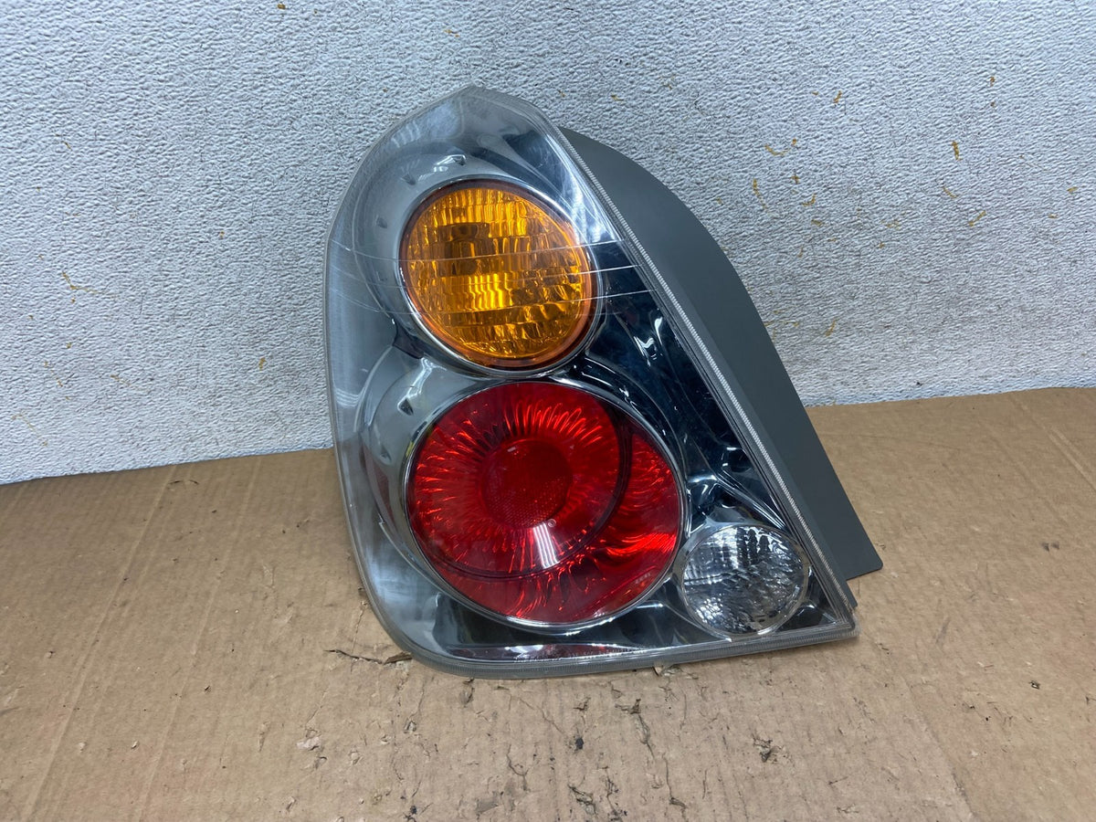 2002 2003 2004 Nissan Altima Tail Light Left Driver Lh Side AI9173 LK0