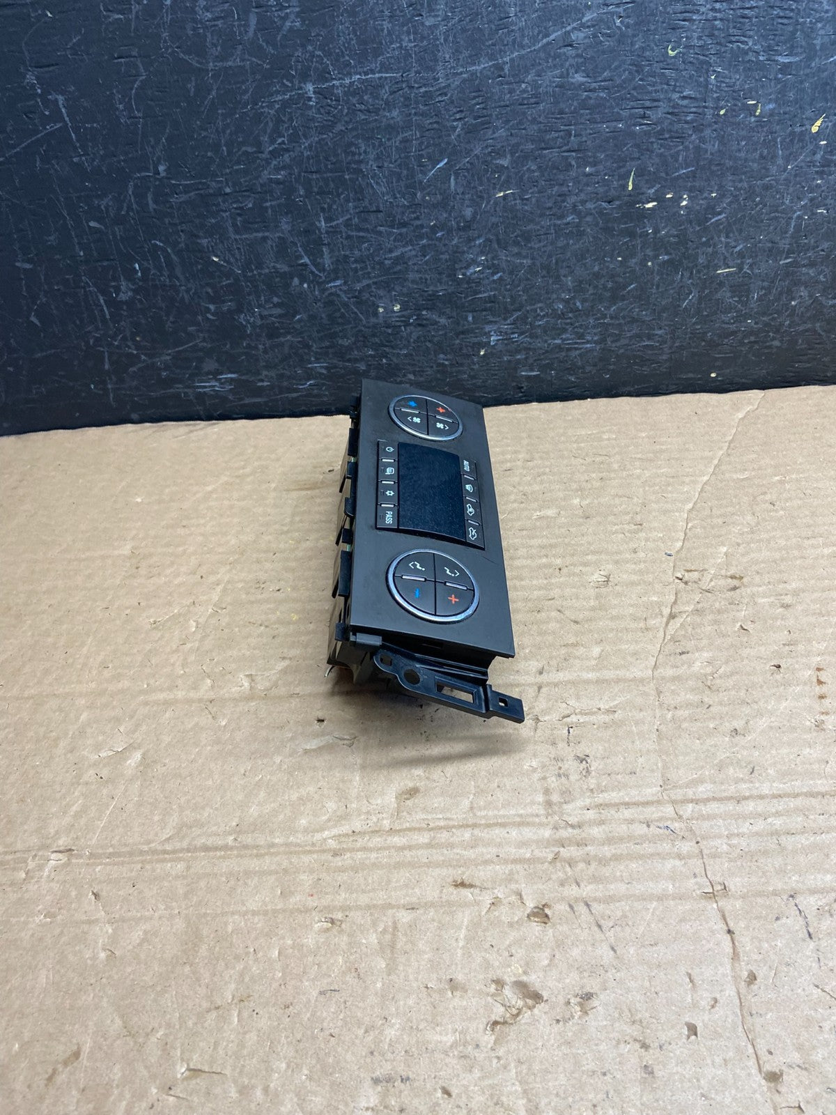2010-2011 GMC Sierra Chevy Silverado A/C AC Climate Control A/C AF2066 DW2