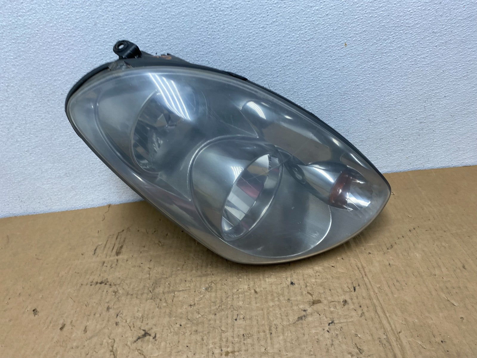 2003 to 2004 Infiniti G35 Right Passenger Side Halogen Headlight AC8154 DW0