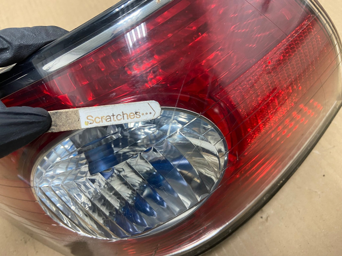 2002 to 2004 Lexus ES300 ES330 Left Driver Side Tail Light AH30144