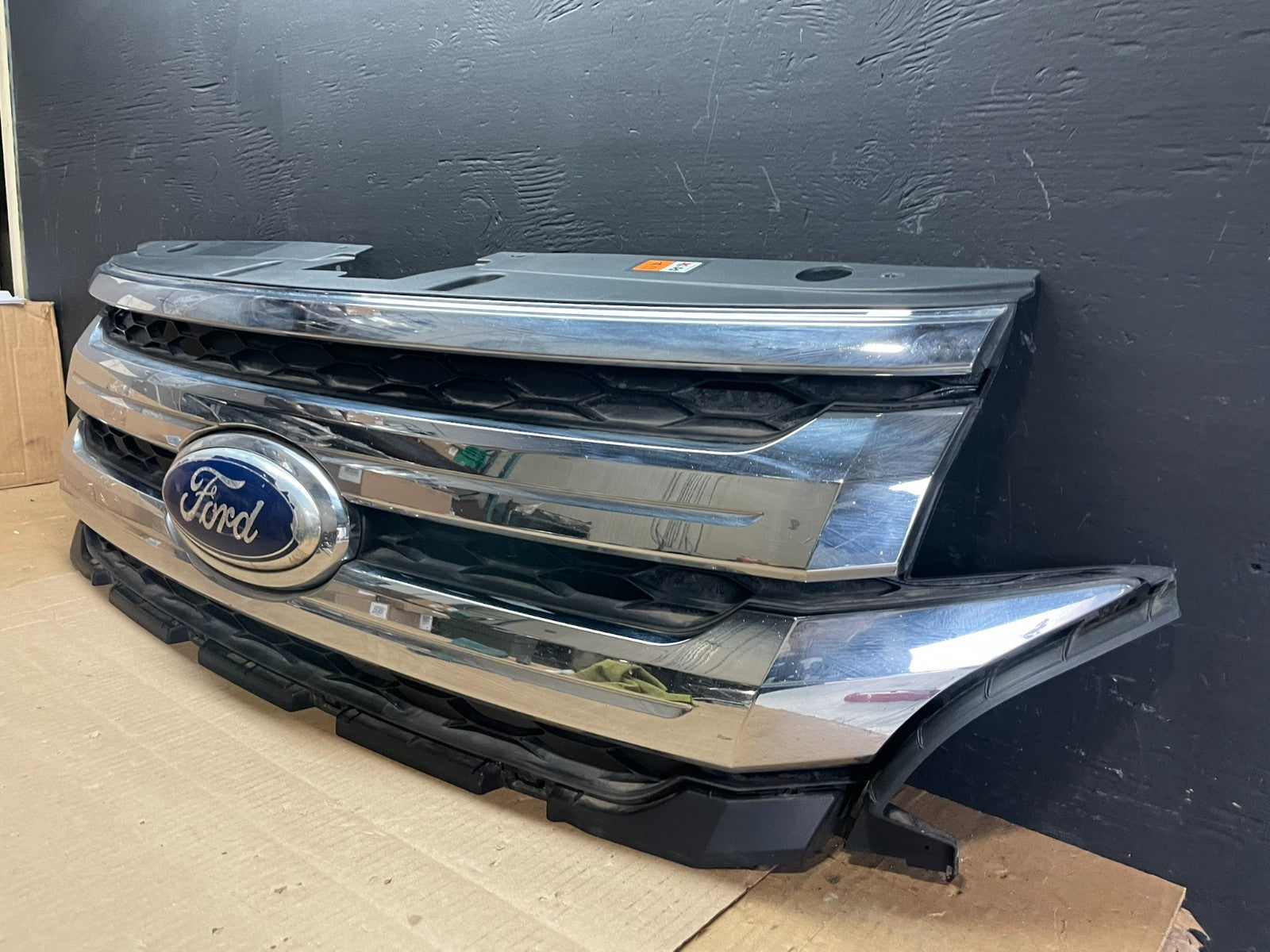 2011 2012 2013 Ford Edge Front Upper Chrome Grille Grill  ab7629 DG2
