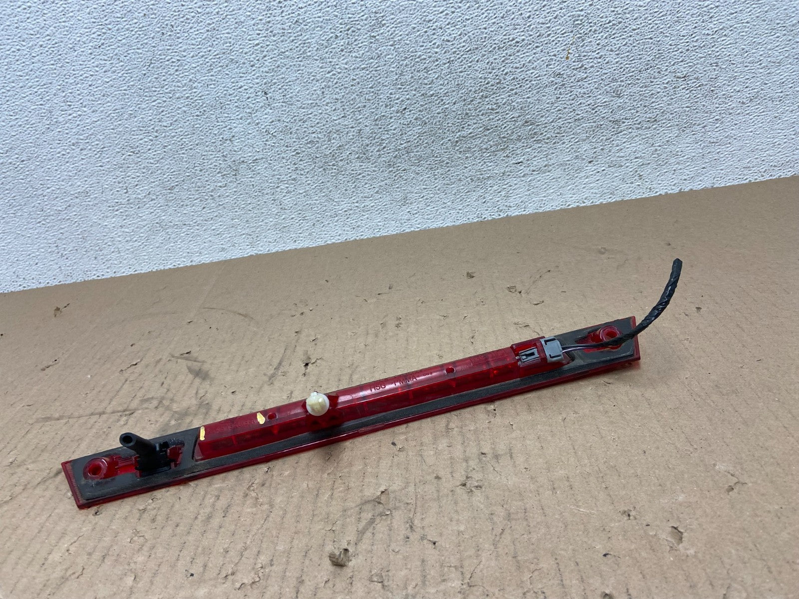 2007 to 2011 Ford Edge Rear Third Brake 3rd Light Lamp ae8755 DG6