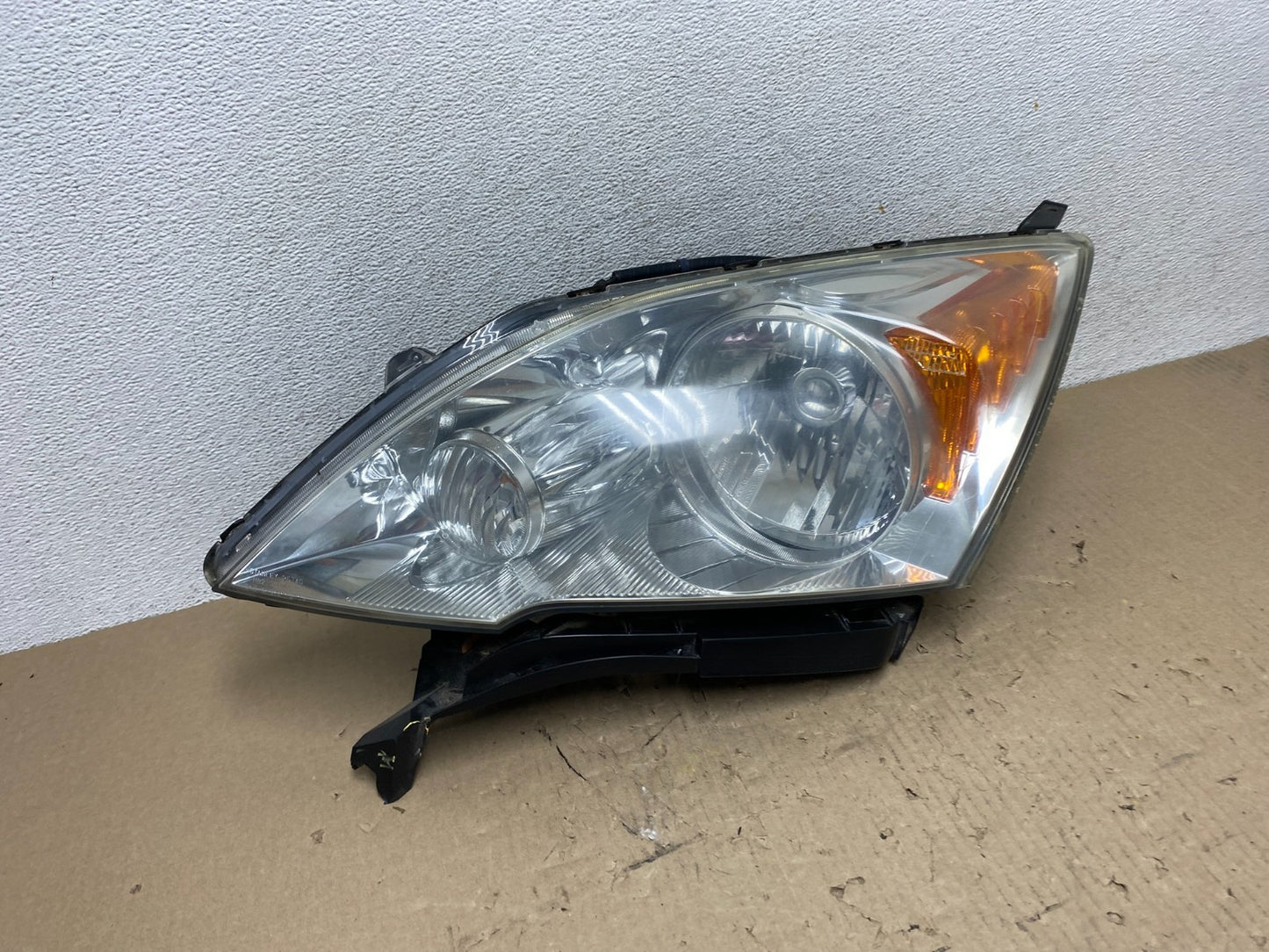 2007 to 2011 Honda CR-V Crv Left Driver LH Side Headlight Halogen AG7005 DW2