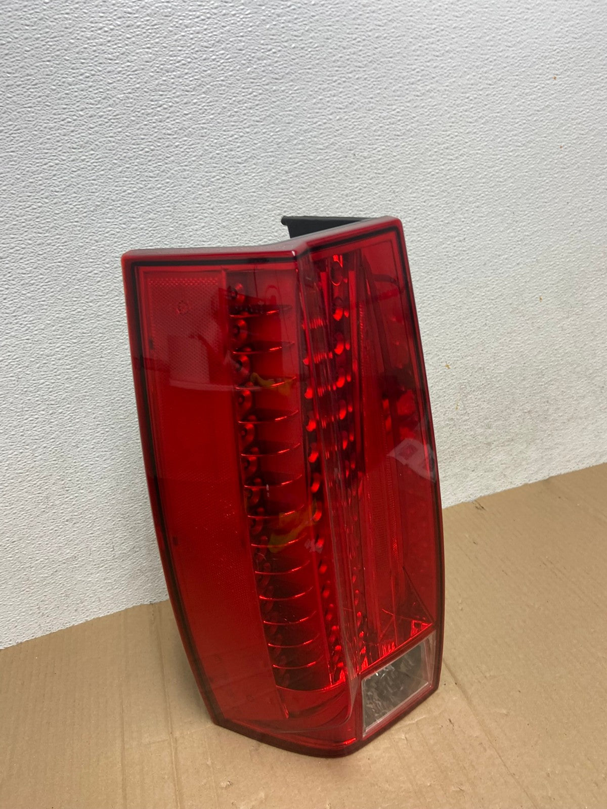 2007 to 2014 Cadillac Escalade Left Driver LH Side Tail Light AE8914 LK2