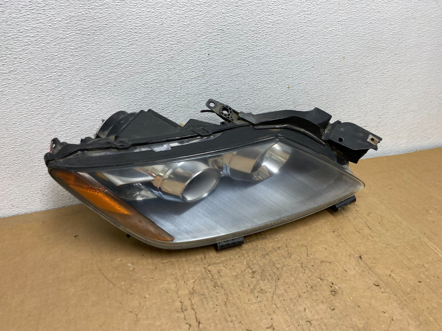 Xenon 2007 to 2009 Mazda CX-7 Right Passenger RH Side Headlight AD0586 DW2