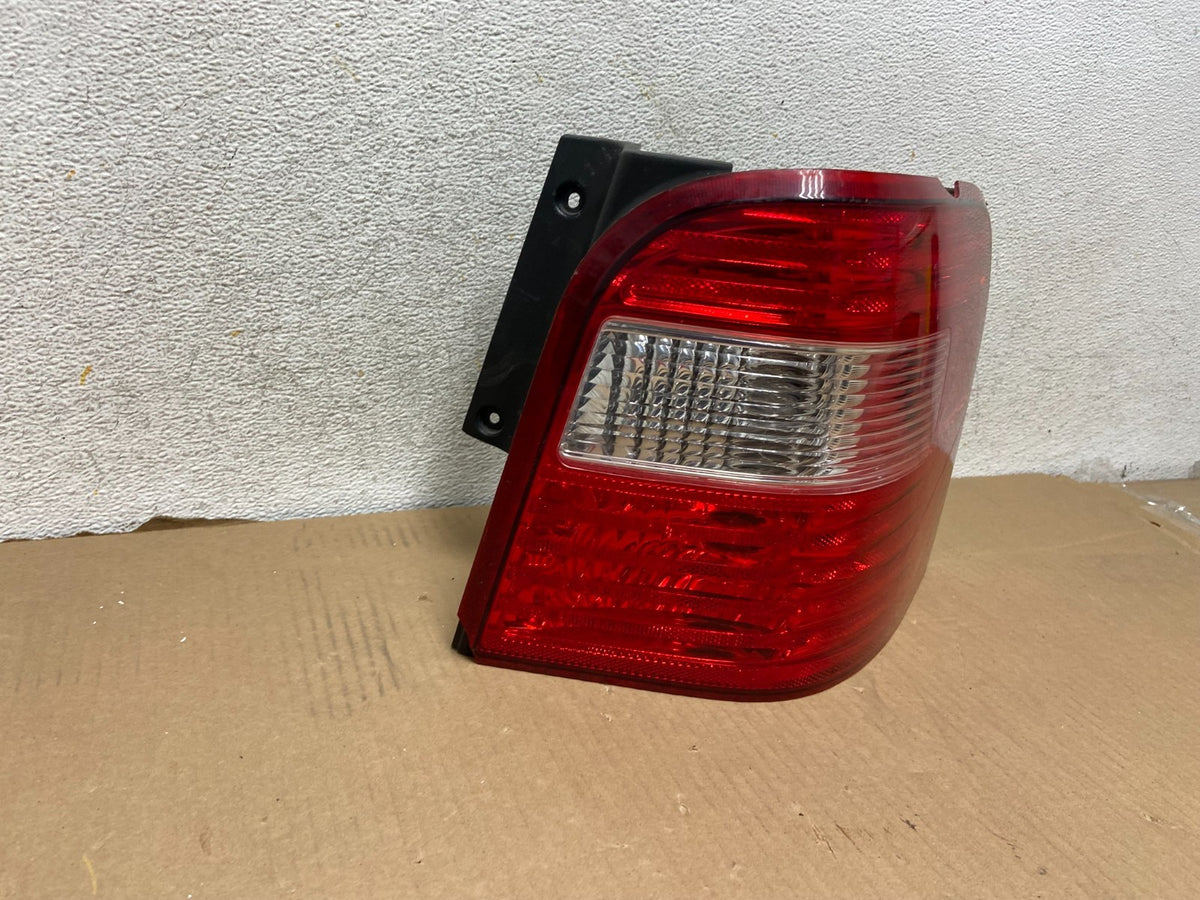 2005 2006 2007 Ford Freestyle Right Passenger RH Tail Light AH3001 DG1
