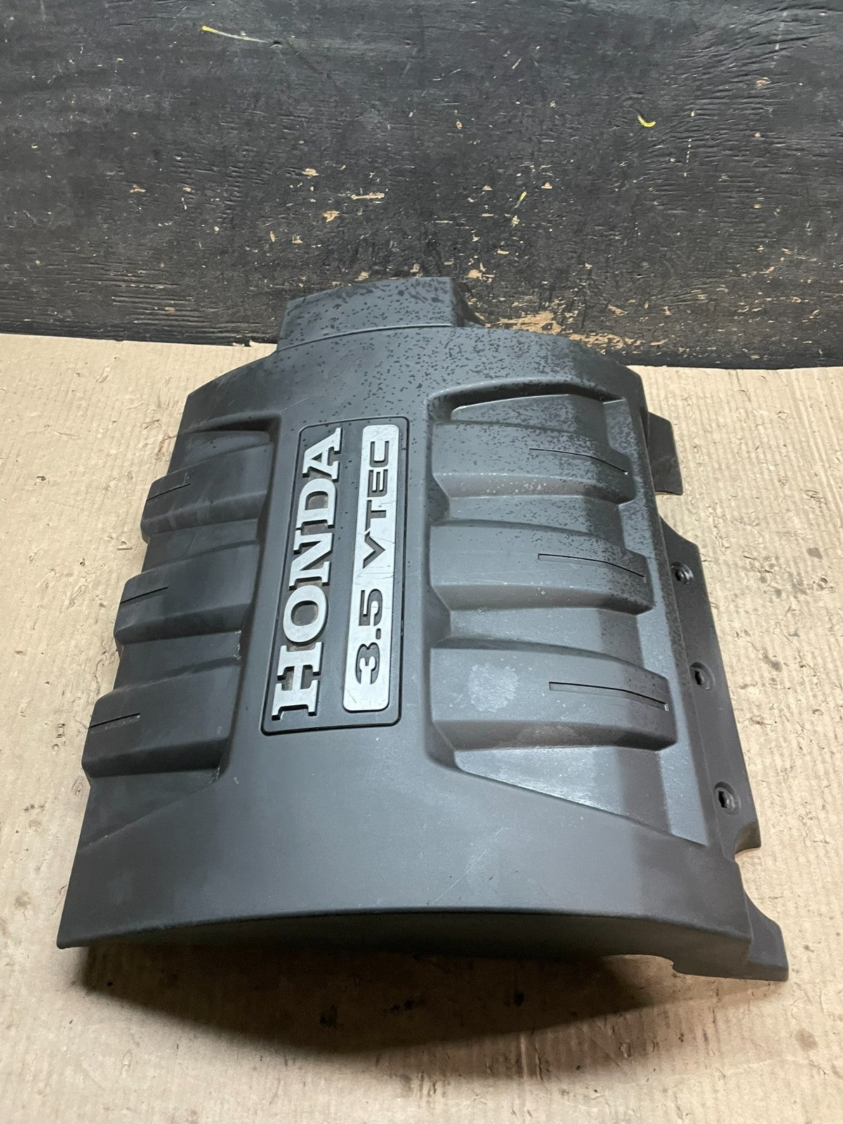 2006 to 2008 Honda Pilot Black Engine Cover OEM 3.5L V6815 DG3