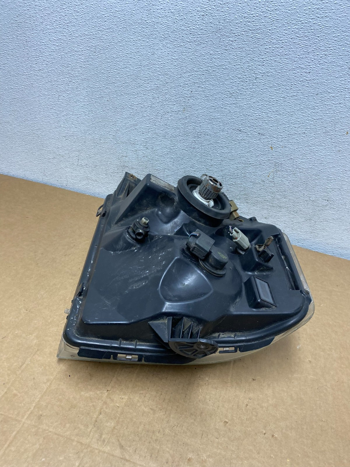 2008-2014 Ford Econoline E150 E250 E350 Left Driver LH Headlight AD6028 DW9