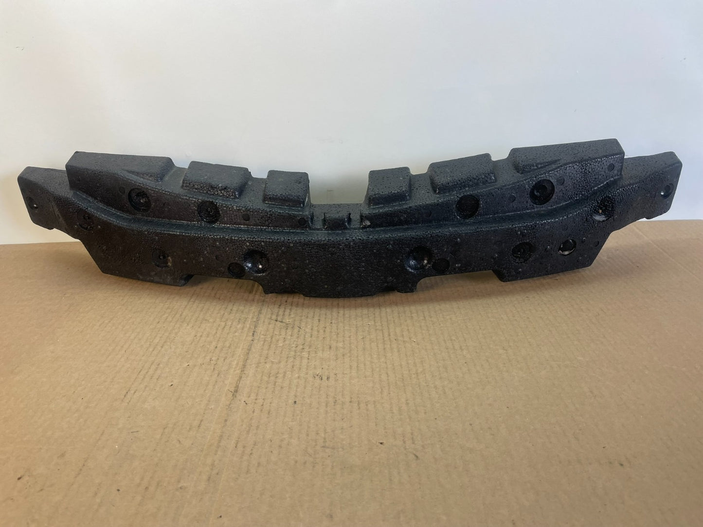 2011 to 2017 Buick Regal Front Center Bumper Absorber 13243353 AF5527 DW0