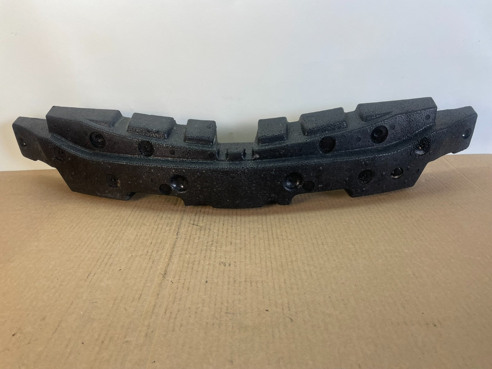 2011 to 2017 Buick Regal Front Center Bumper Absorber 13243353 AF5527 DW0
