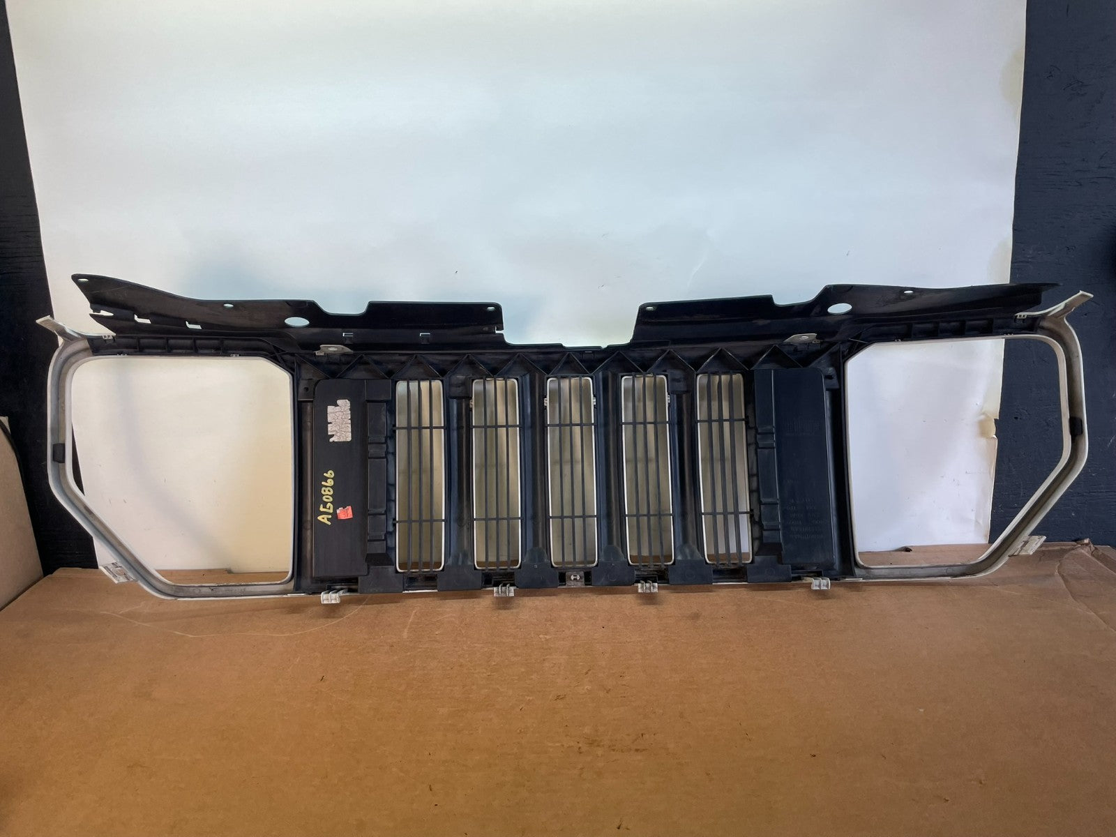 2008 to 2012 Jeep Liberty Front Upper Grill Grille AG0866 DG3