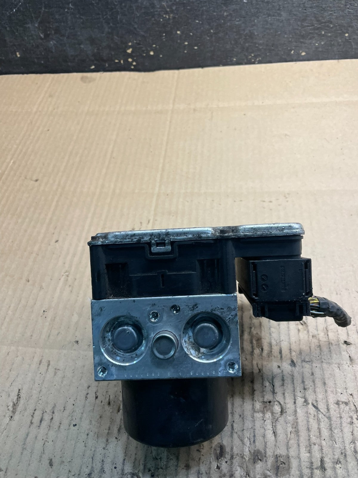 2011 to 2013  BMW X3 ABS Anti-Lock Brake Pump 3451 6851086-01 OEM X8602 DG1