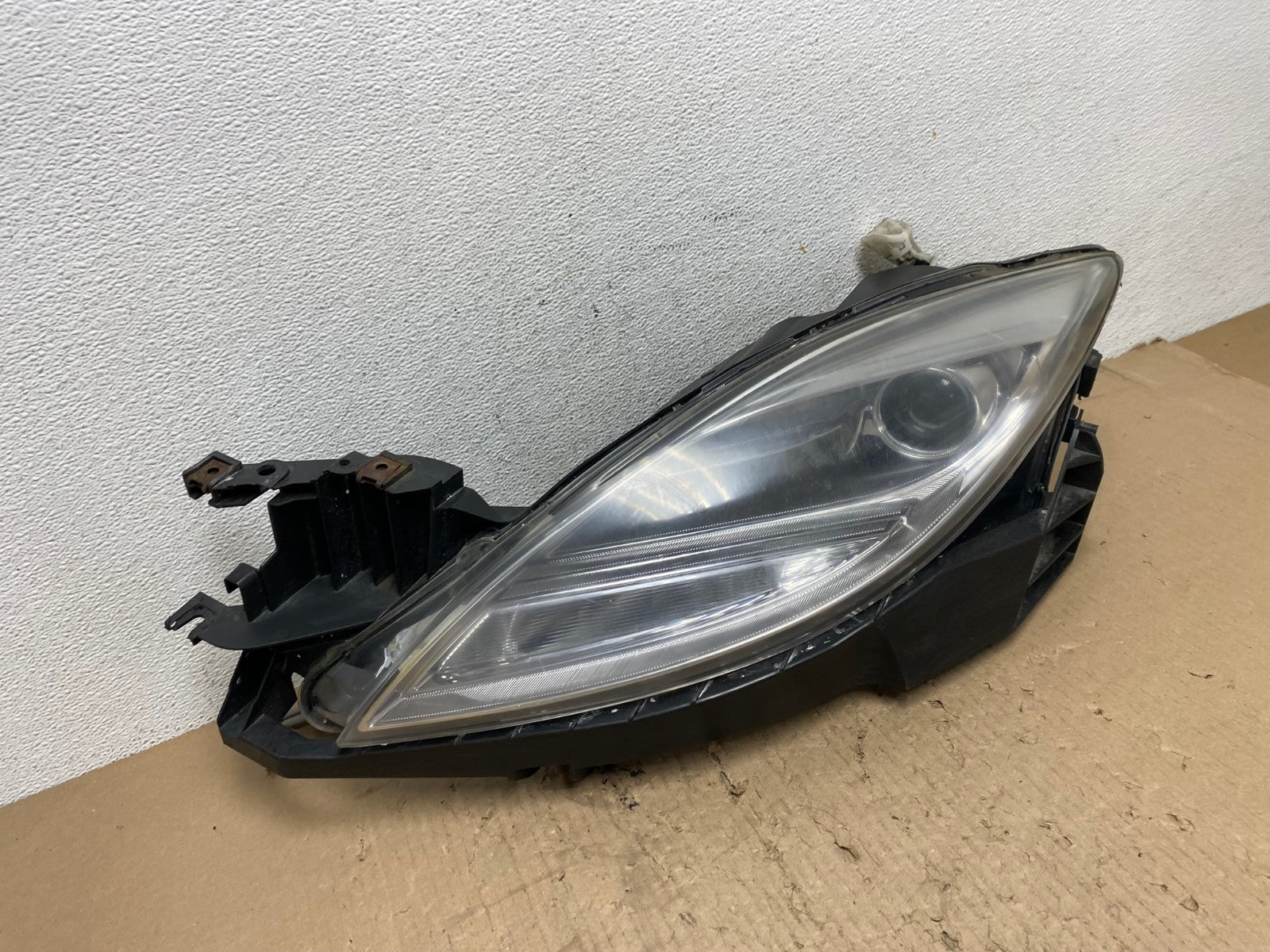 2009 - 2010 Mazda 6 Left Driver LH Side Halogen Headlight AE8873 LK2