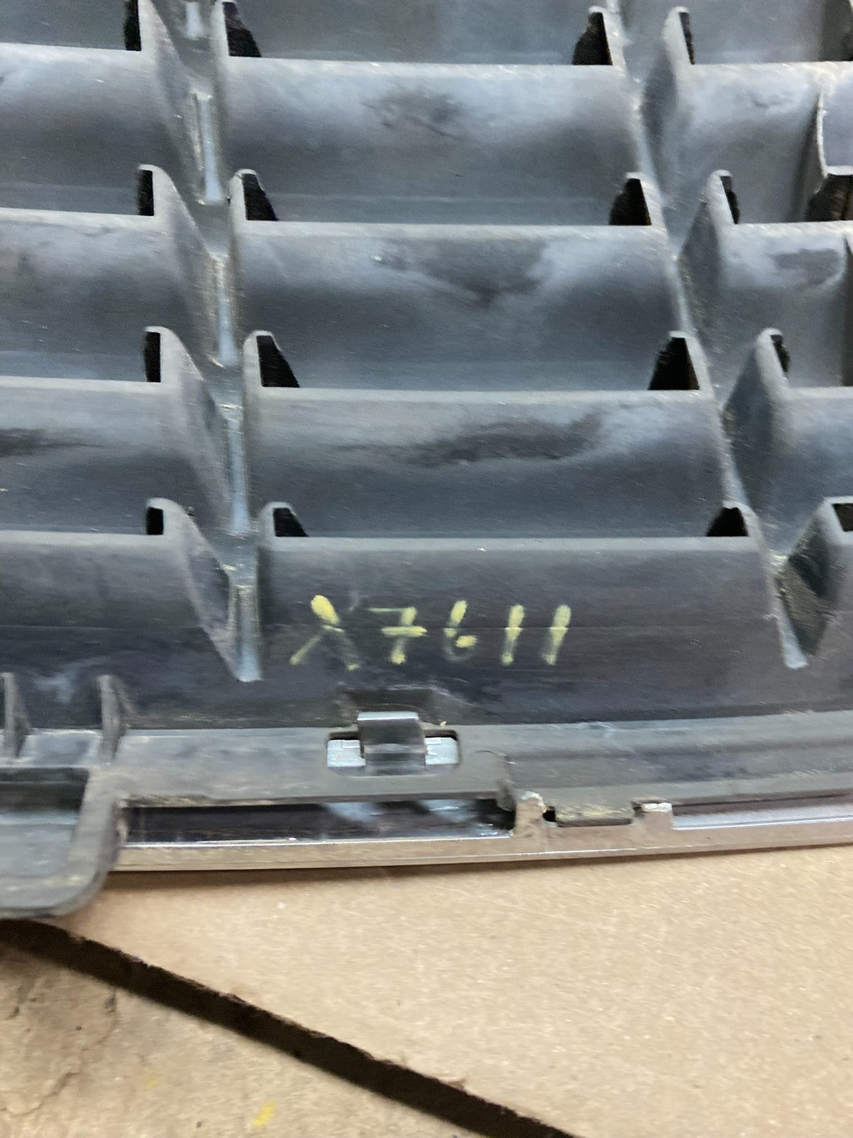 1994 to 1997 Audi 80 Cabrio Convertible Upper Front Grill Grille x7611 DG9