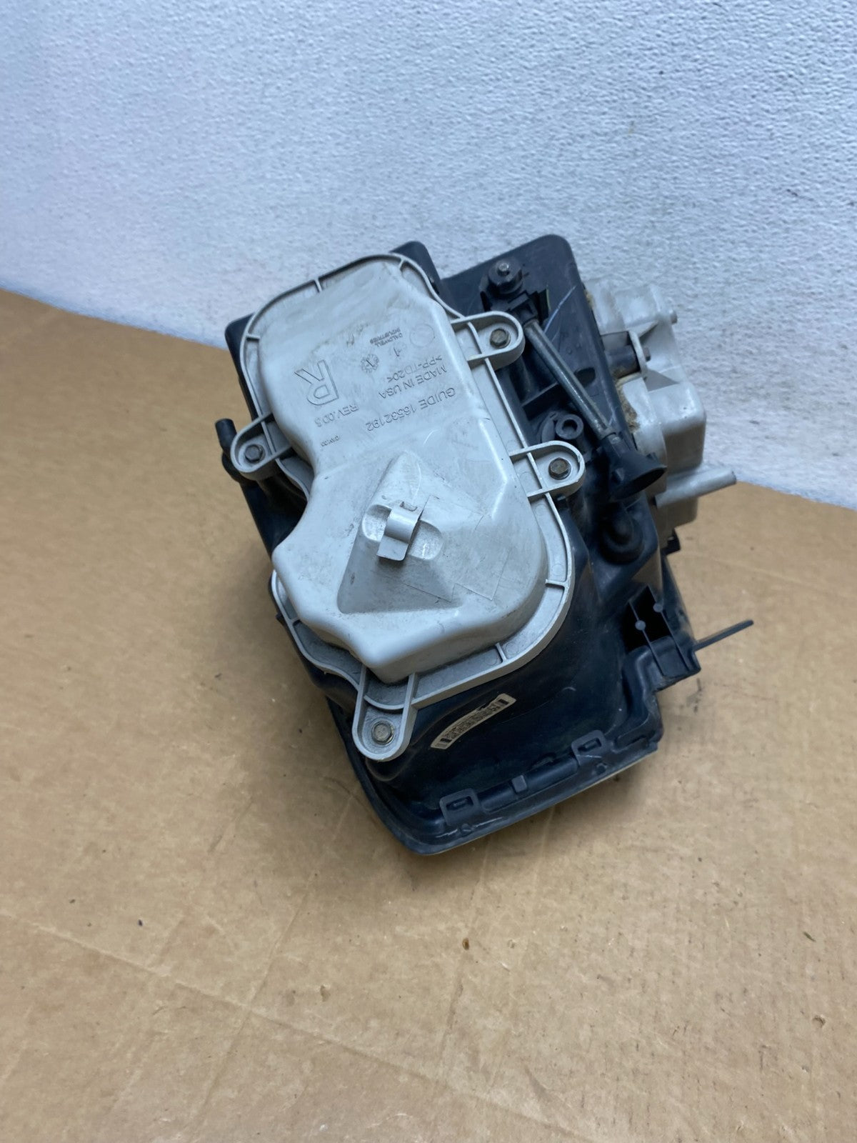 2005 - 2011 Cadillac STS Right Passenger RH Side Xenon Headlight AD6043 DW8