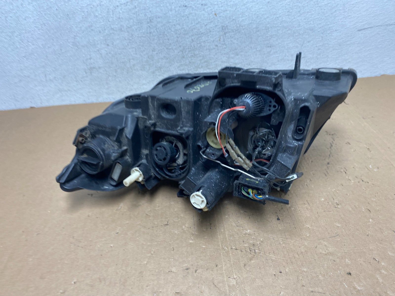 2009-2011 BMW 3 Series 328i 4/D Sedan Headlight Halogen Right Passenger AD80705