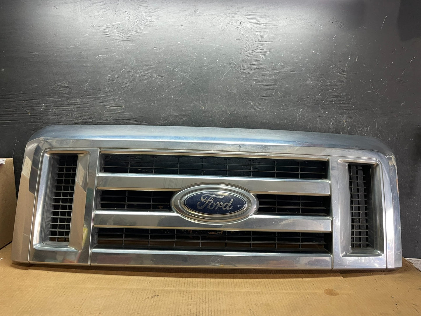 2008 to 2014 Ford Econoline E150 E250 Front Upper Chrome Grill Grille aa9105 DG0