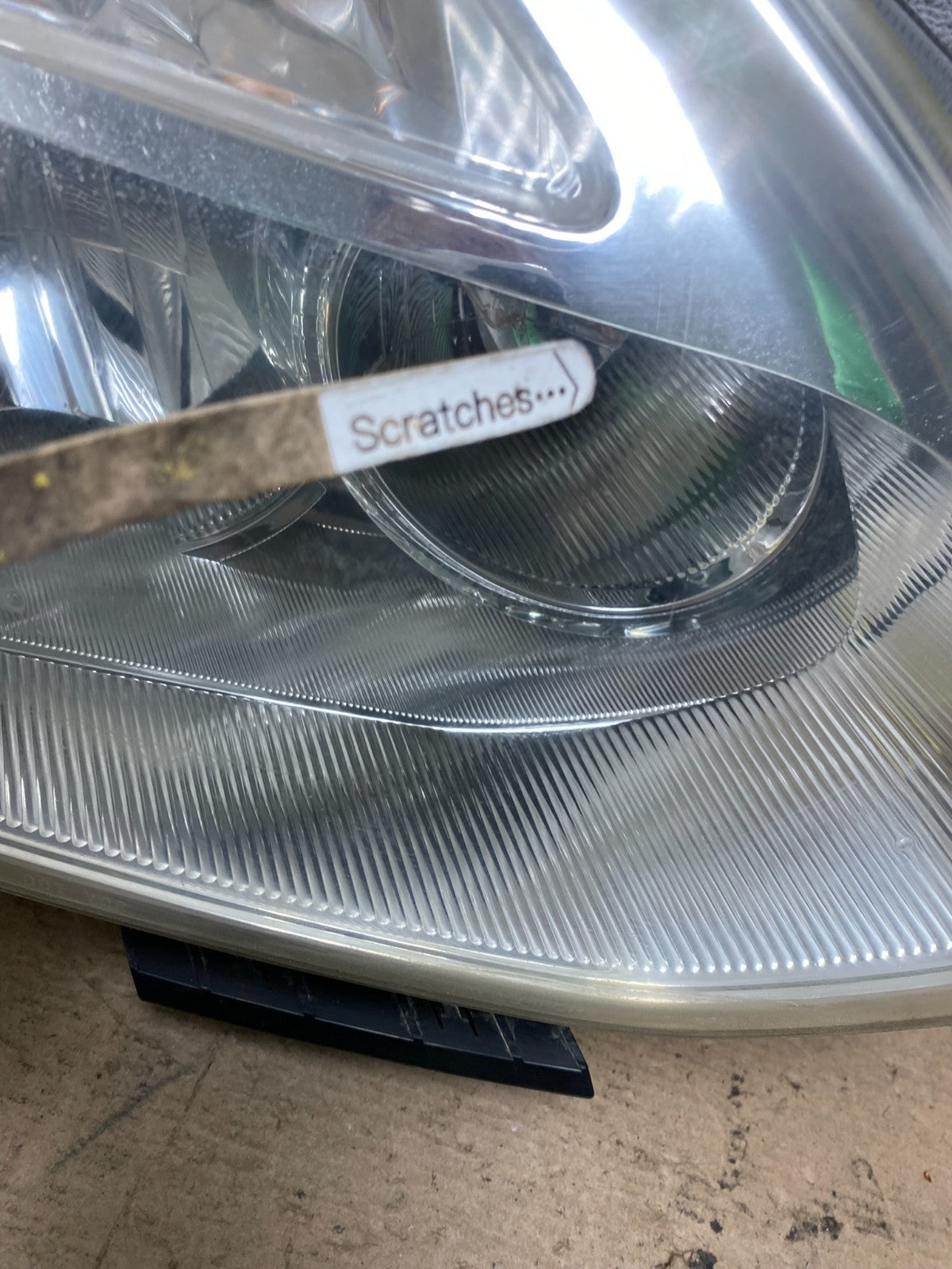 2009-2013 Nissan Rogue Right Passenger Xenon HID Headlight AF5694 DW3