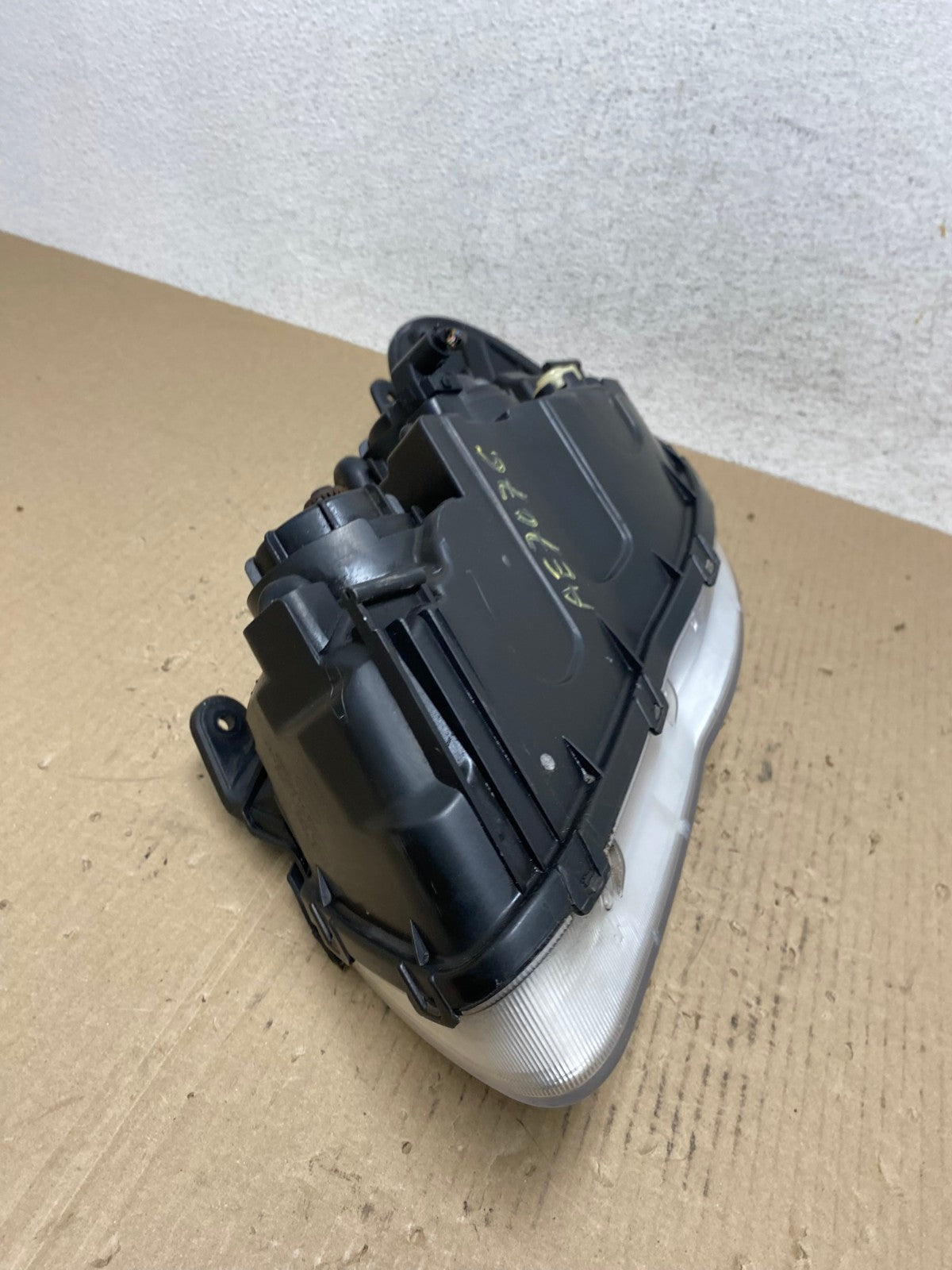 2007 2008 2009 2010 Hyundai Elantra Right Passenger Side Headlight AE7076 LK8