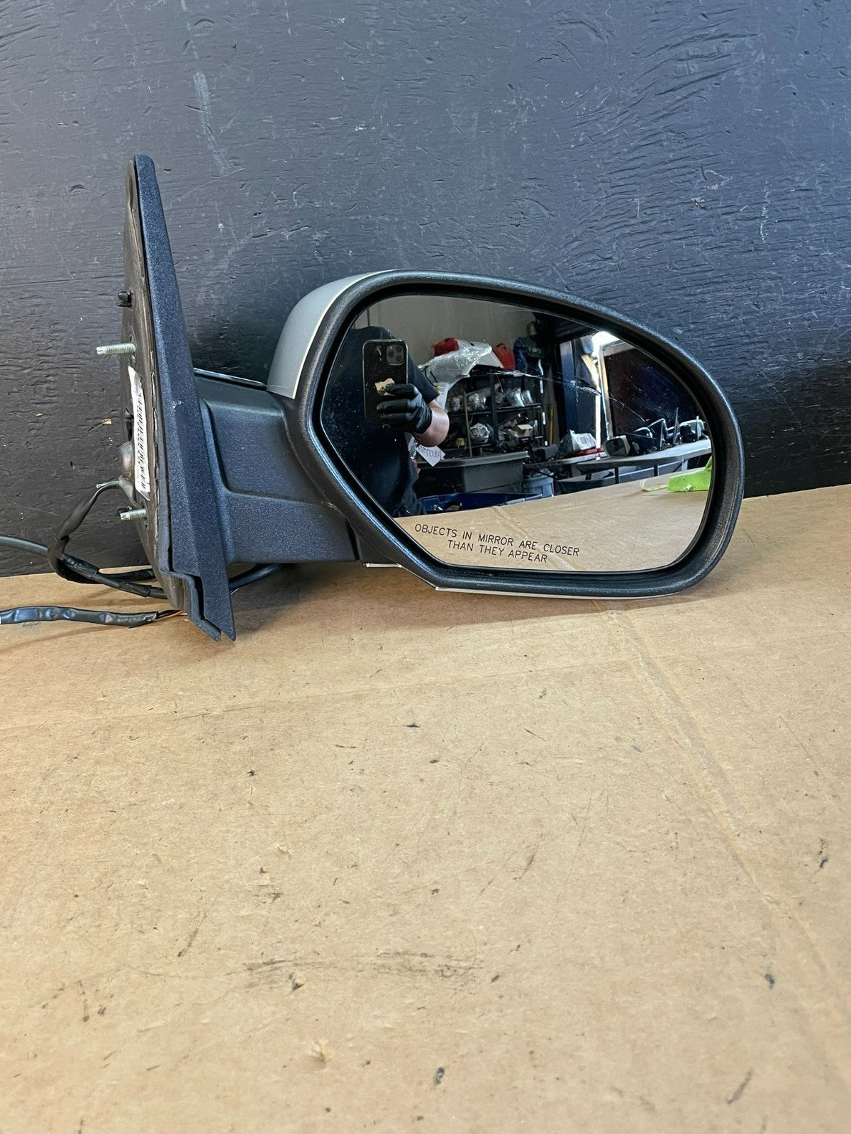 2007-2013 Chevrolet Tahoe Silverado Suburban Right Passenger Mirror AE1003 DW10