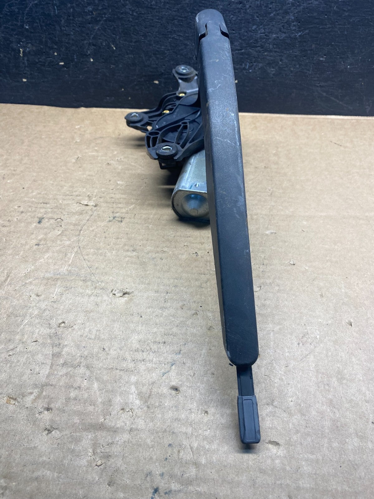 2013 to 2019 Ford Escape Rear Windshield Wiper Motor AF66622