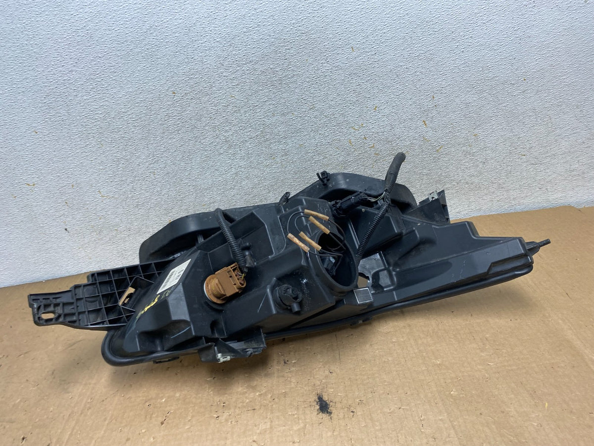 2013 to 2019 Ford Taurus Left Driver LH Side Headlight Halogen AI8949 DW6