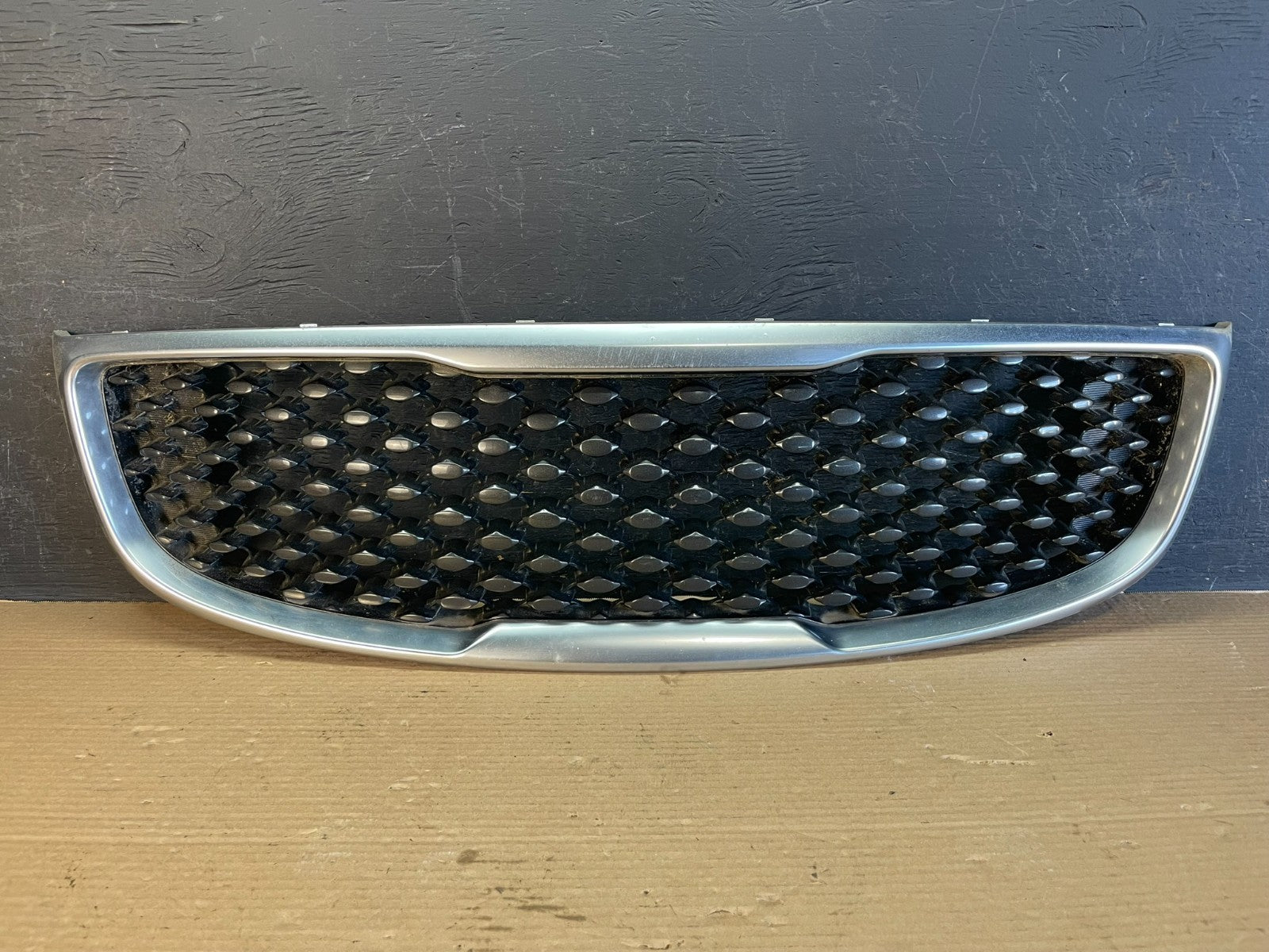 2015 to 2018 Kia Sedona Front Upper Grill Grille AF3469 DG0